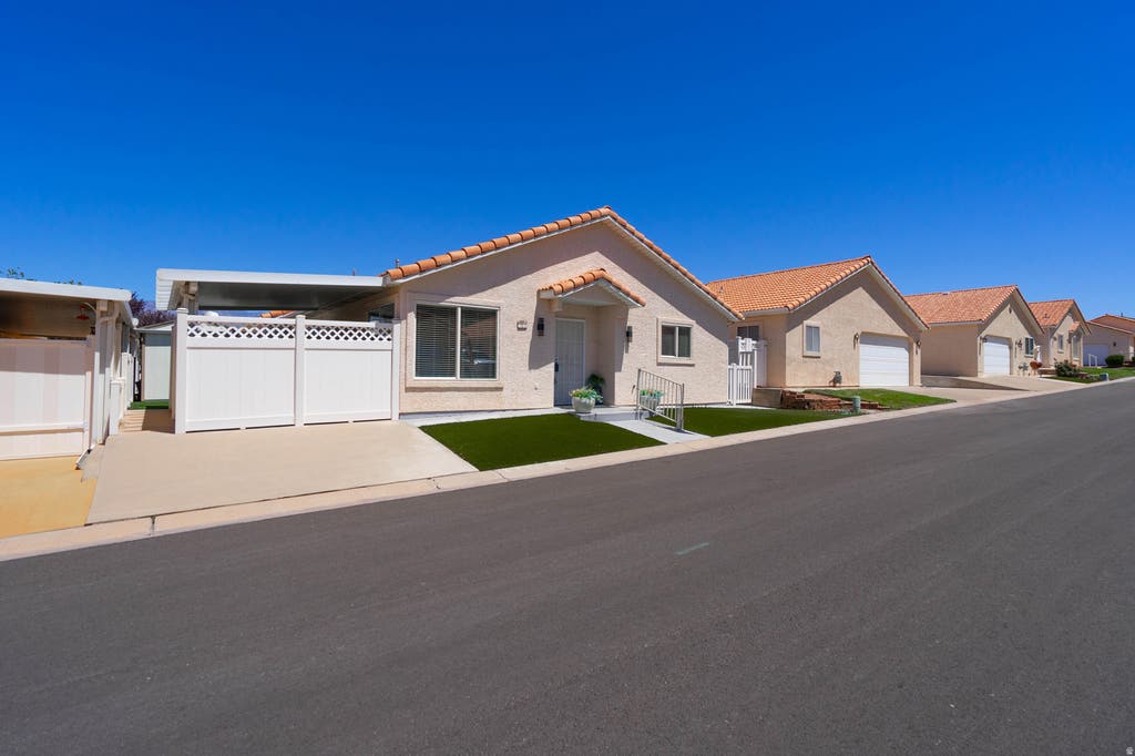 Photo of 504 E TELEGRAPH ST #72, Washington, UT 84780 (MLS # 2177917)