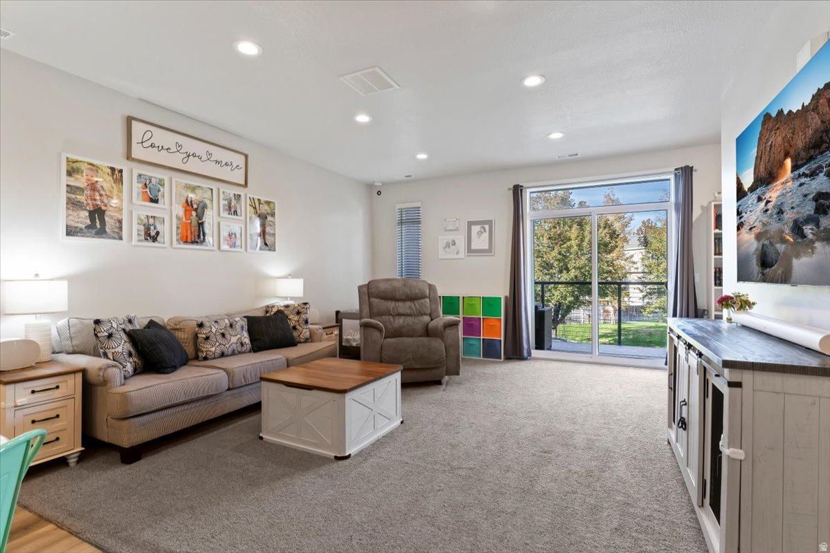 THE UNION TOWNHOMES - Residential