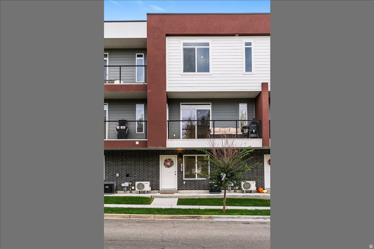 THE UNION TOWNHOMES - Residential