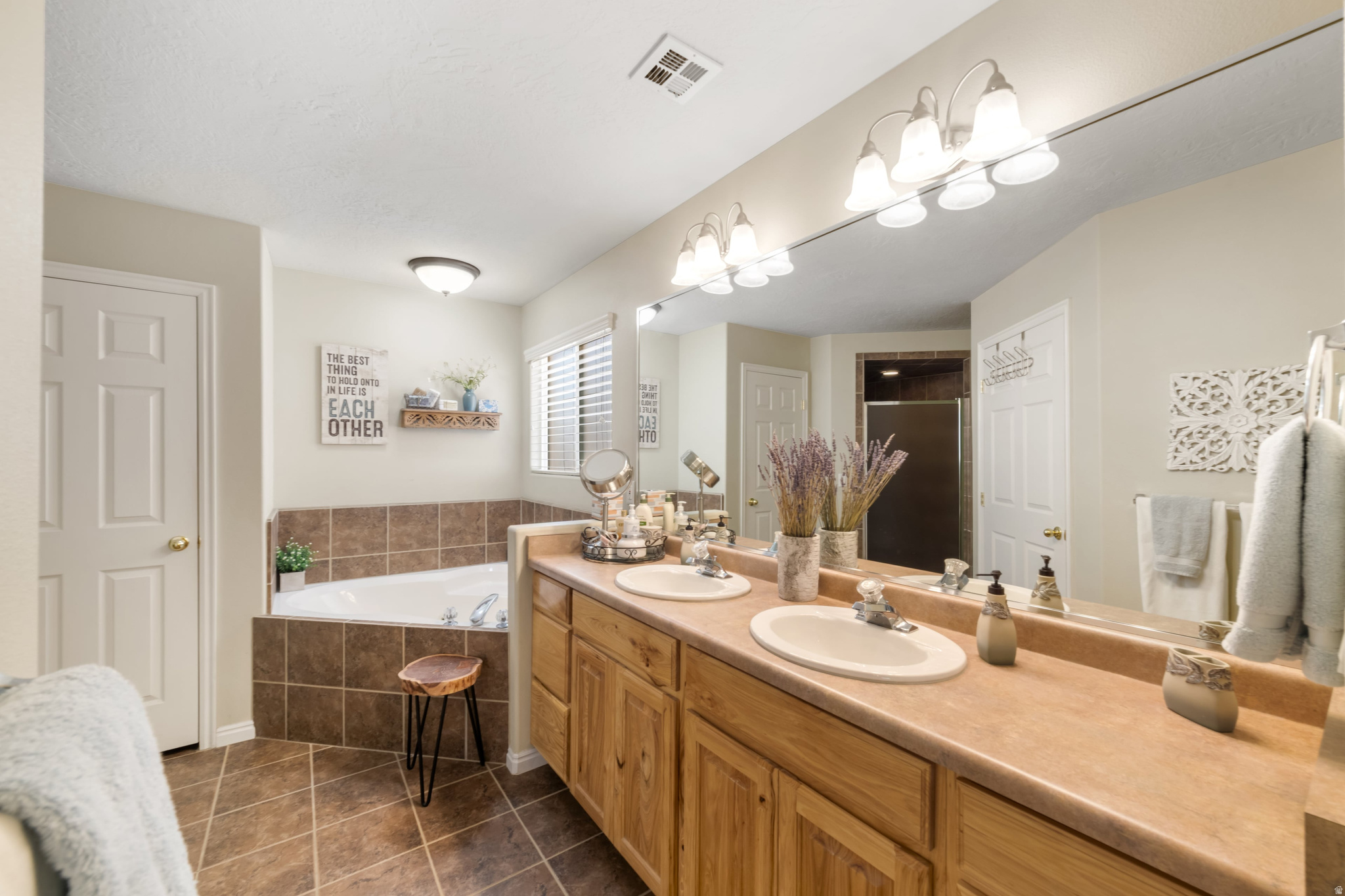 SILVERCREEK TH 2 AMD - Residential