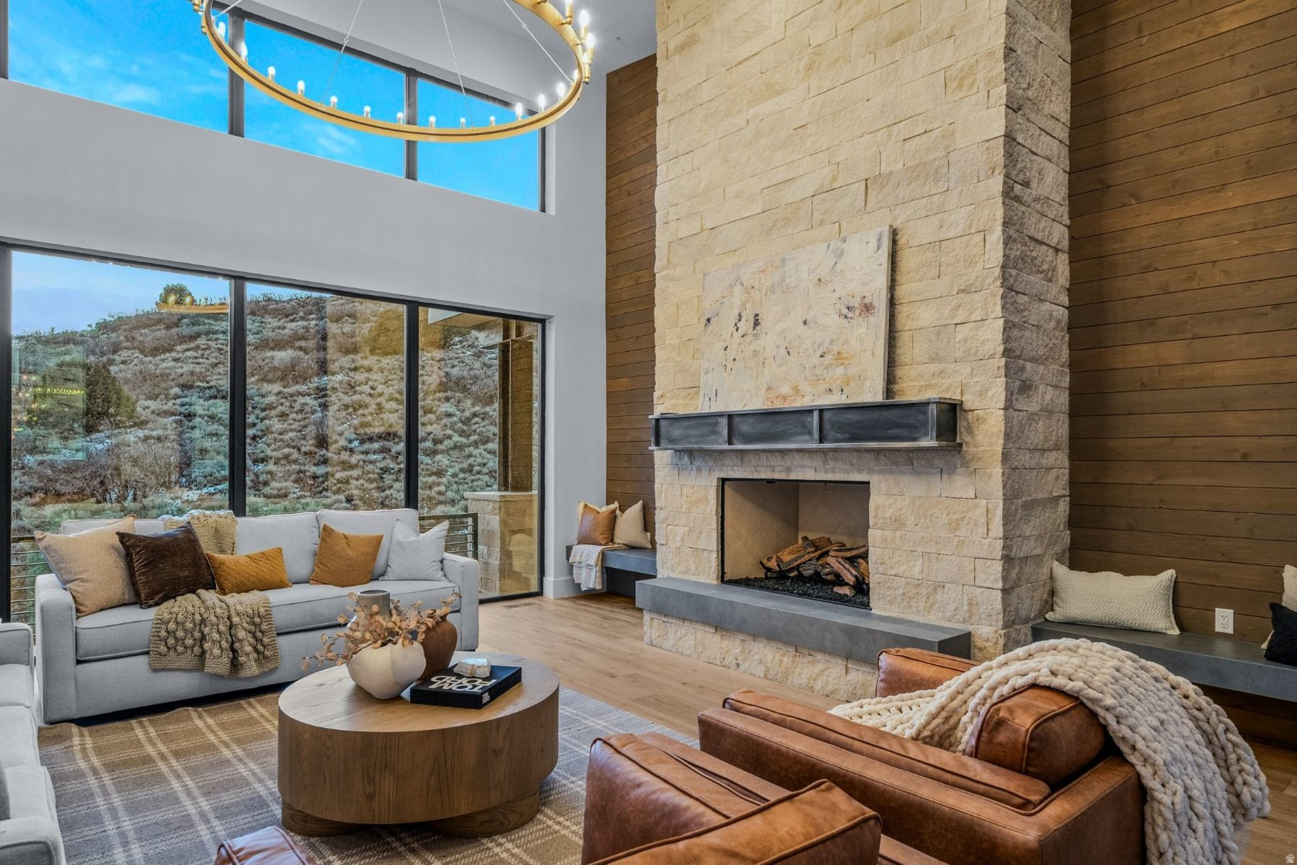 RED LEDGES - Residential