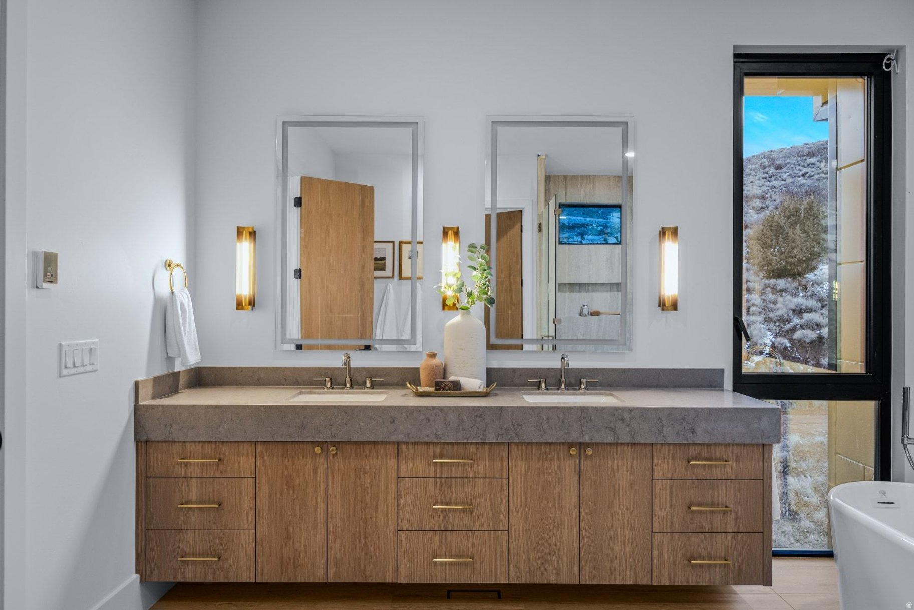 RED LEDGES - Residential