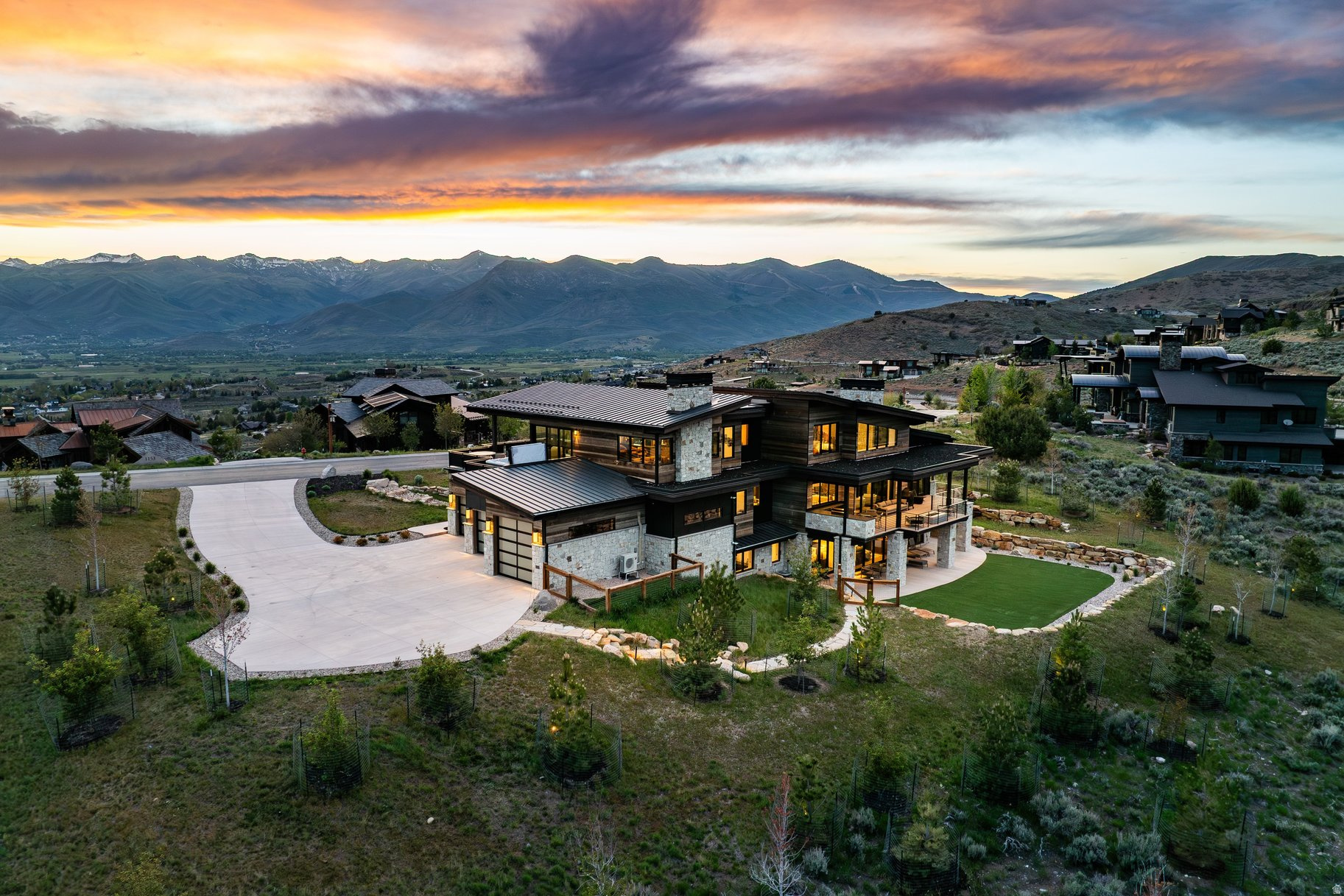 RED LEDGES - Residential