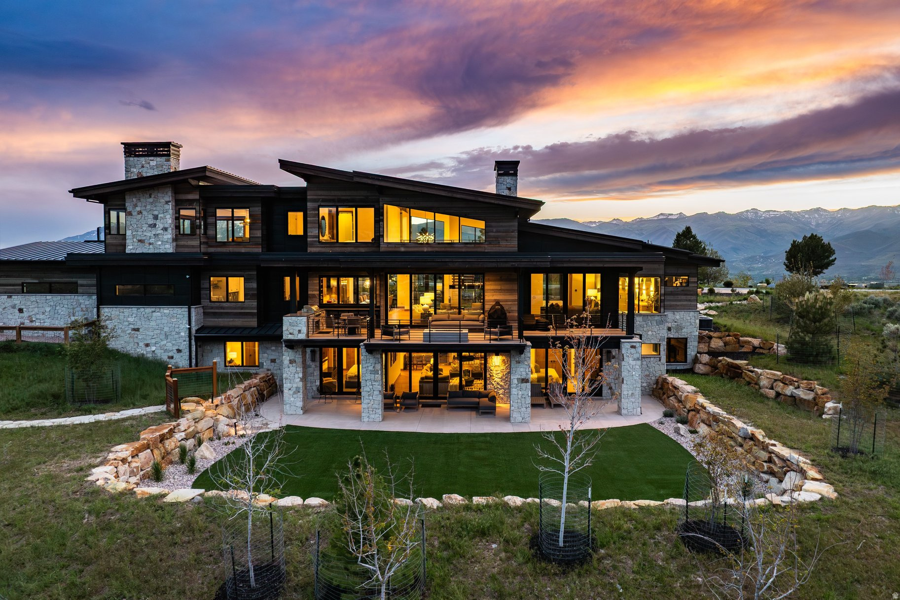 RED LEDGES - Residential