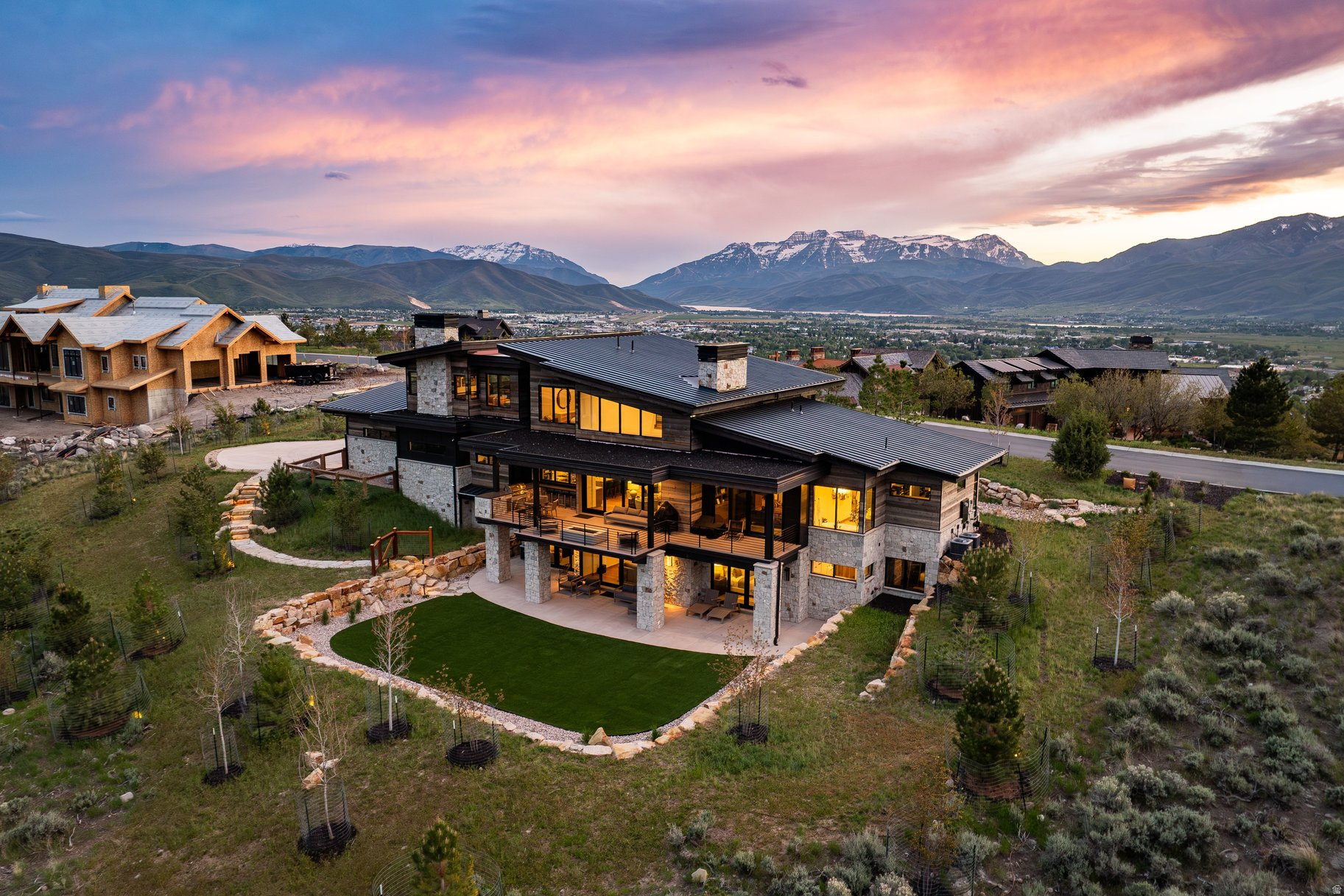 RED LEDGES - Residential