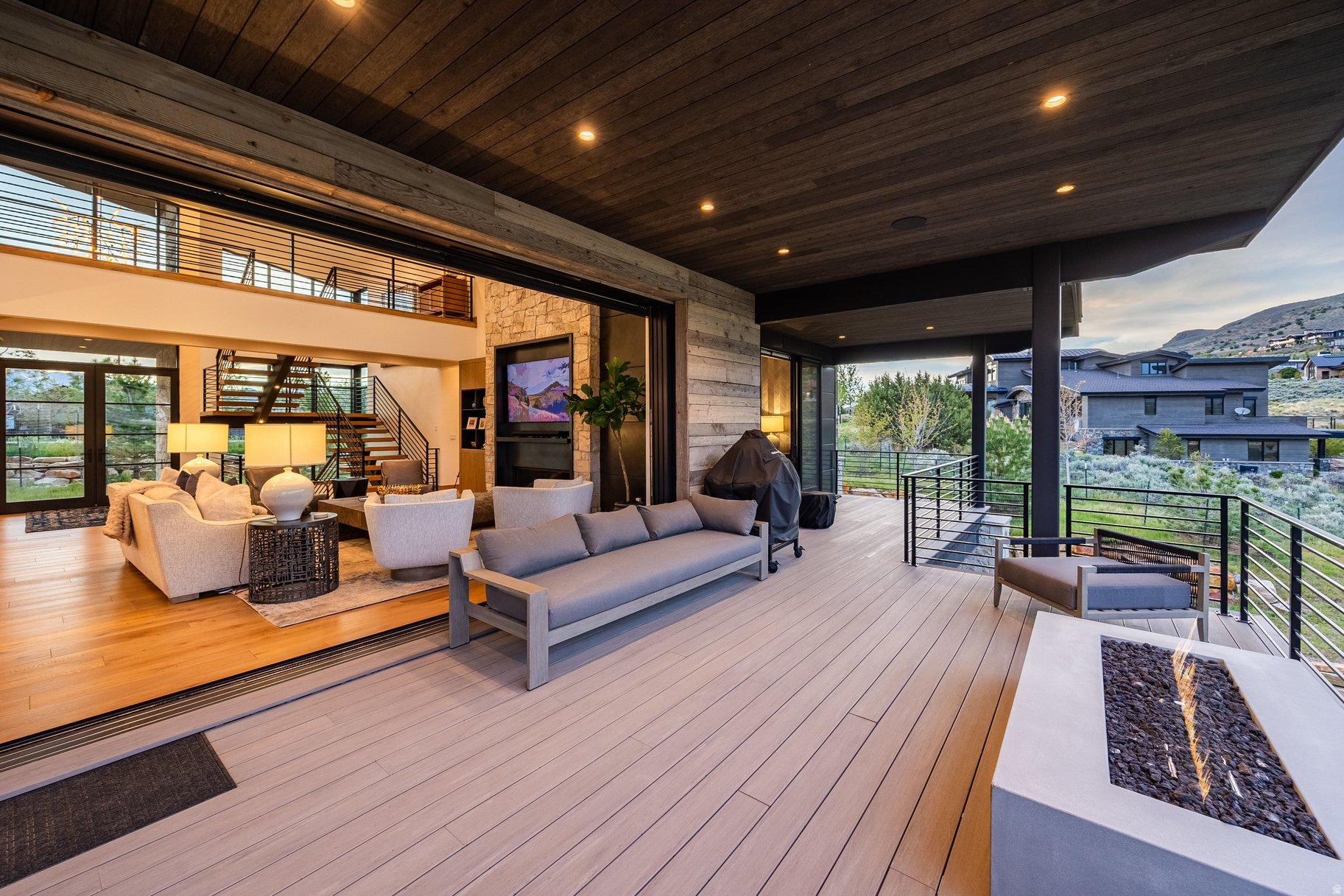 RED LEDGES - Residential