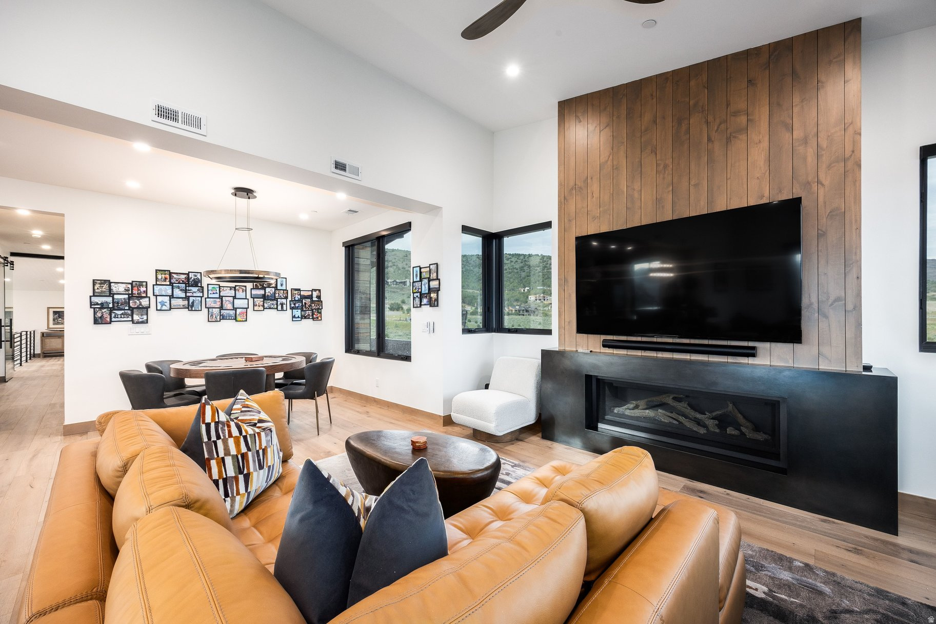 RED LEDGES - Residential