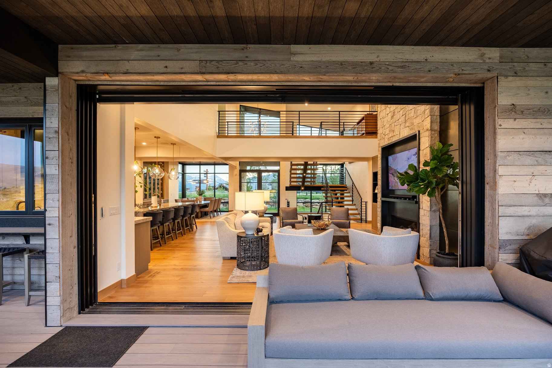 RED LEDGES - Residential