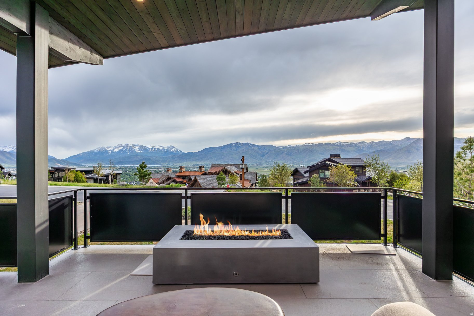RED LEDGES - Residential