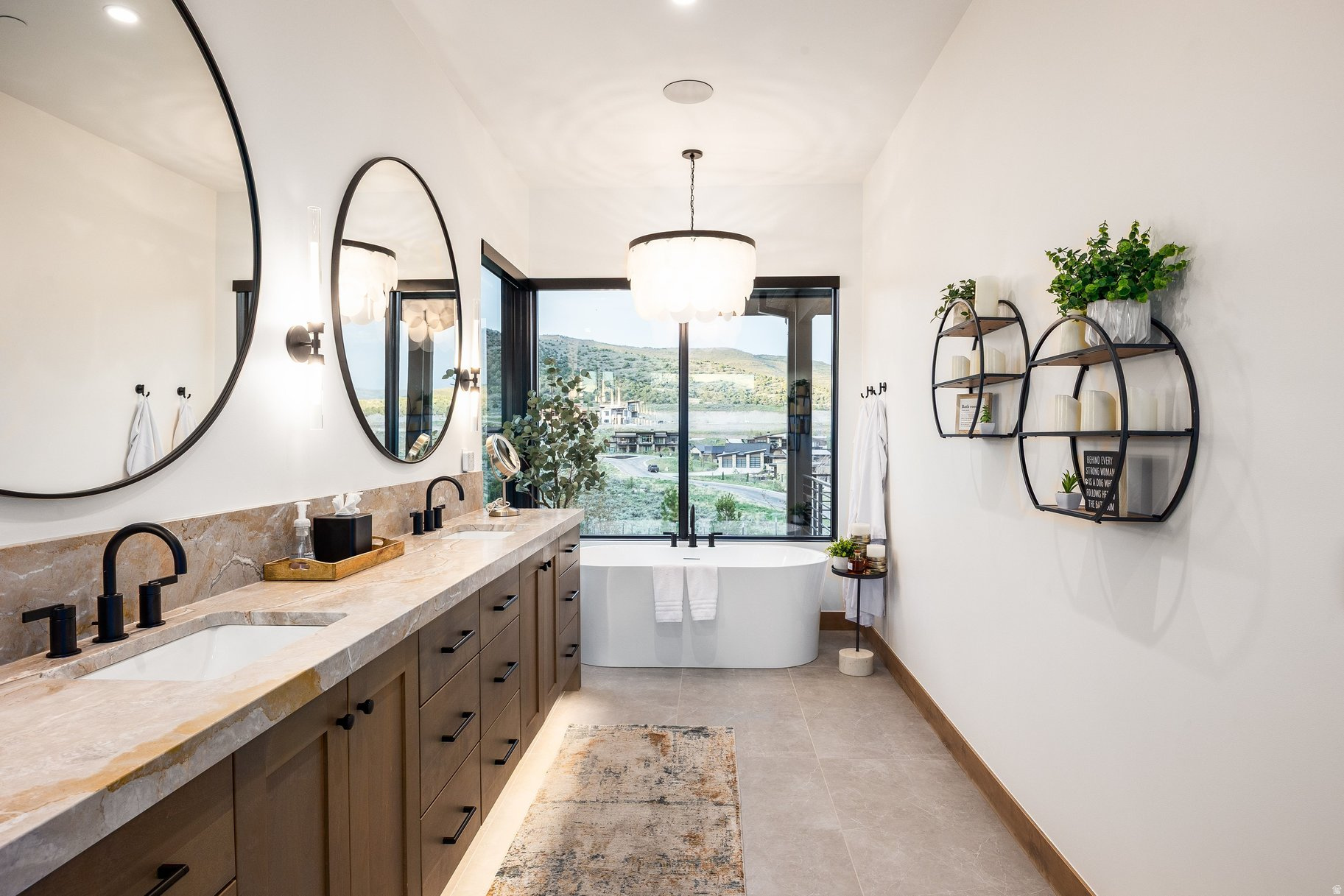 RED LEDGES - Residential