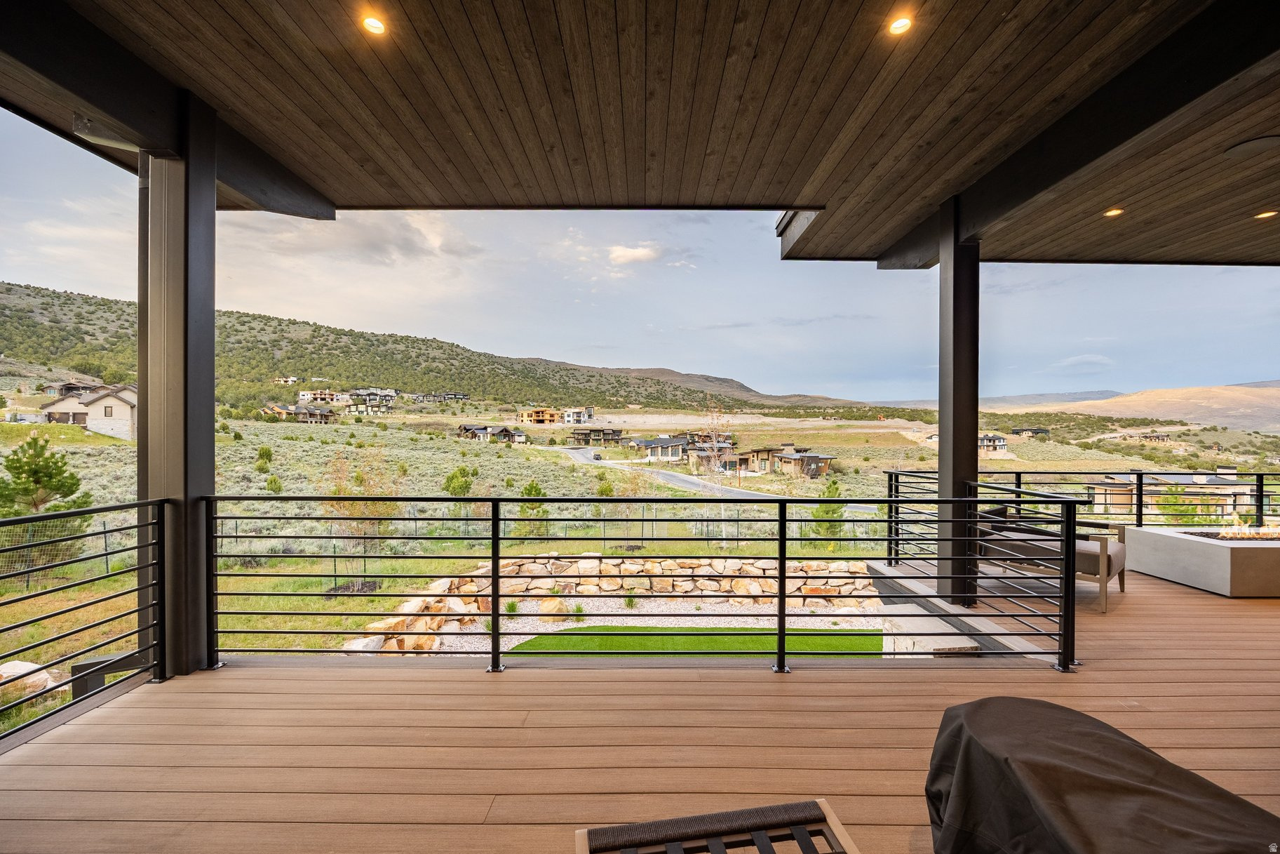 RED LEDGES - Residential