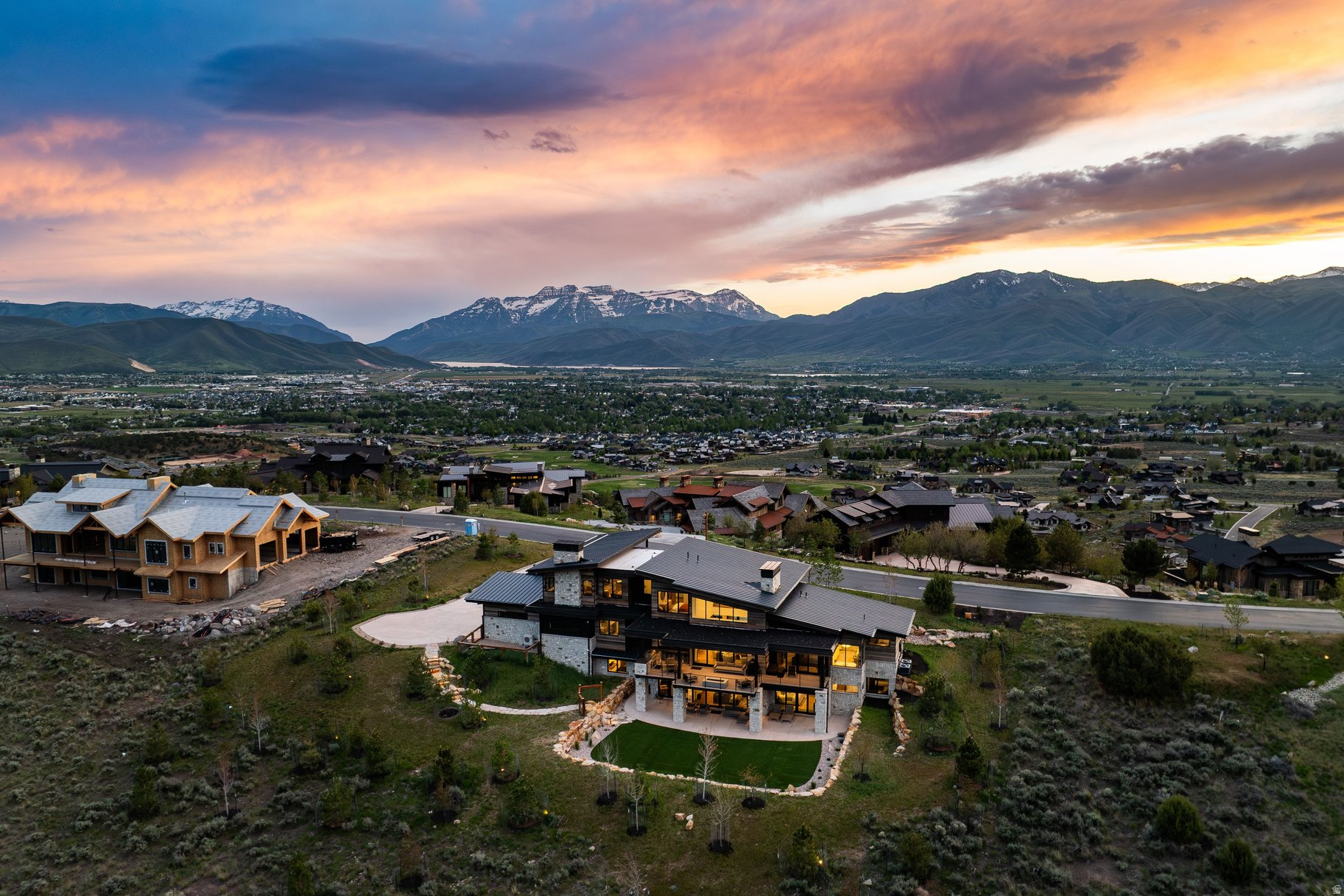 RED LEDGES - Residential