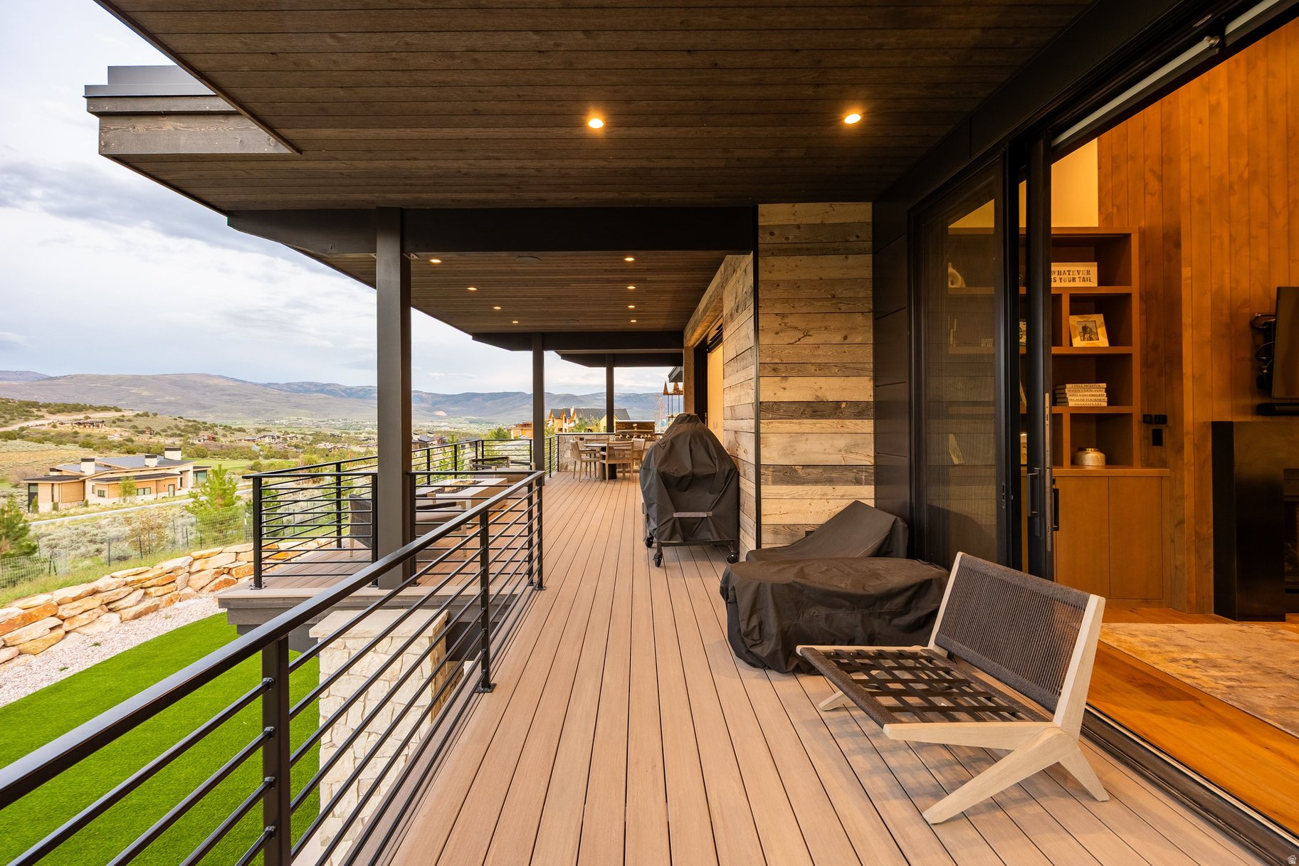 RED LEDGES - Residential