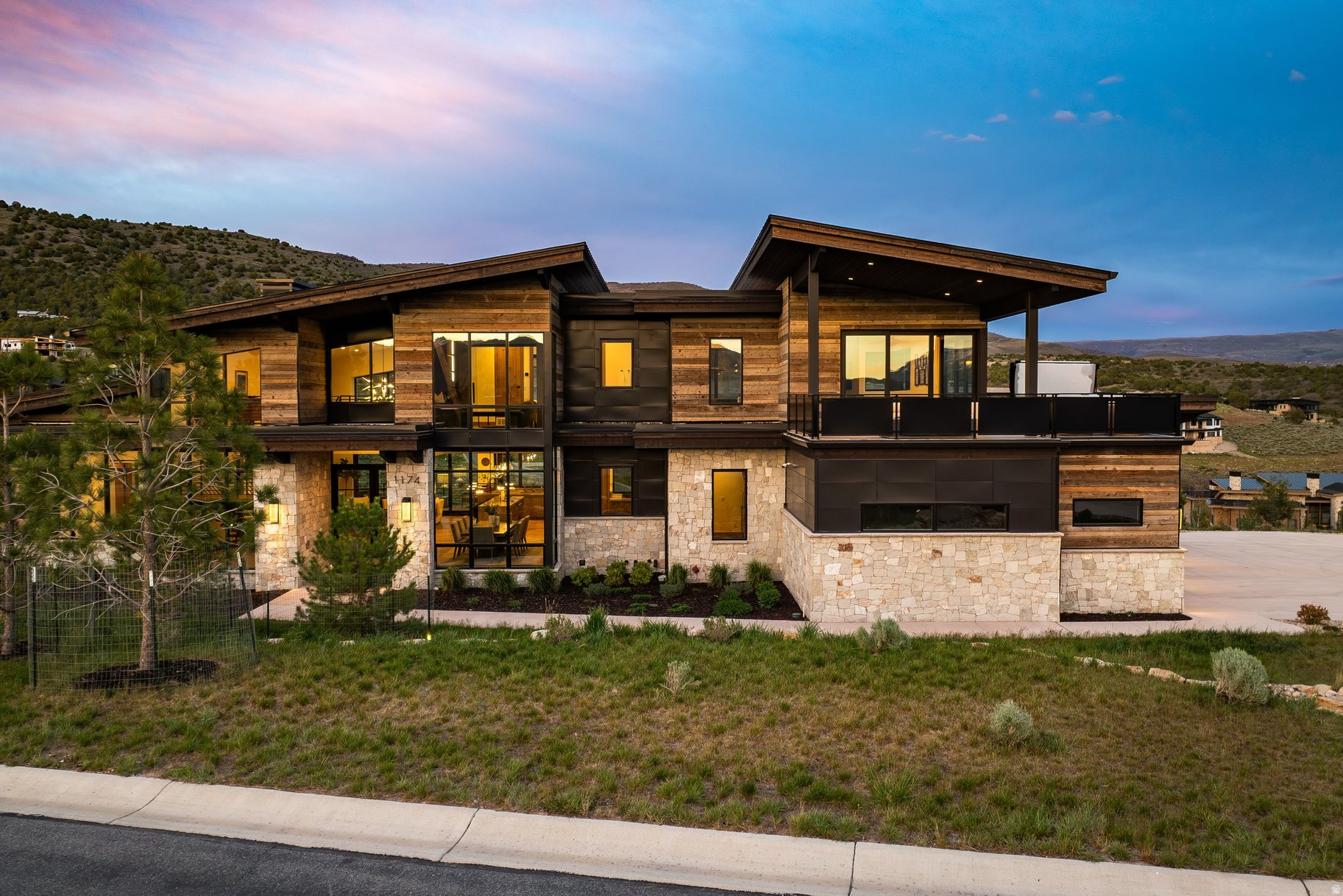 RED LEDGES - Residential