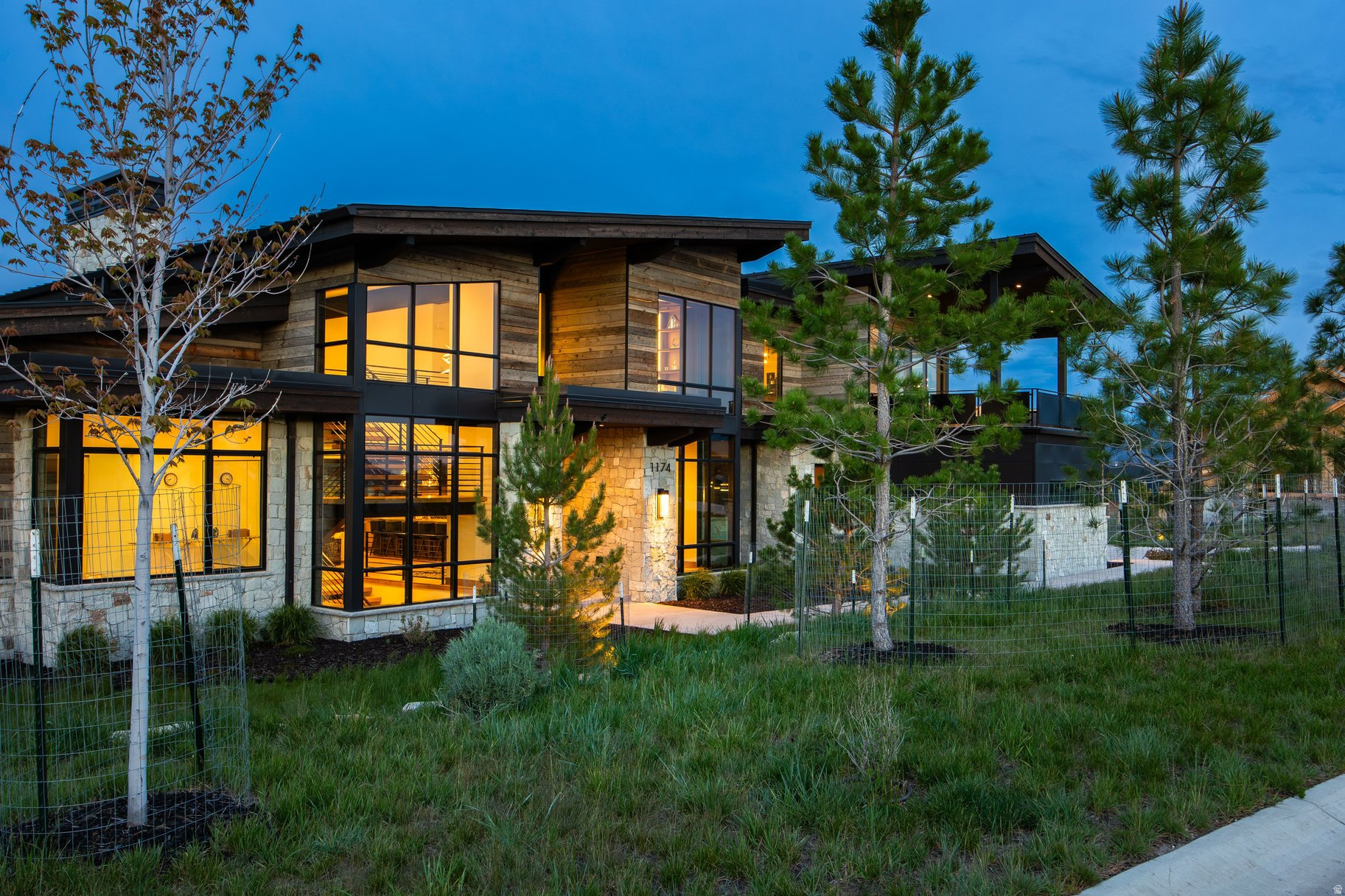 RED LEDGES - Residential