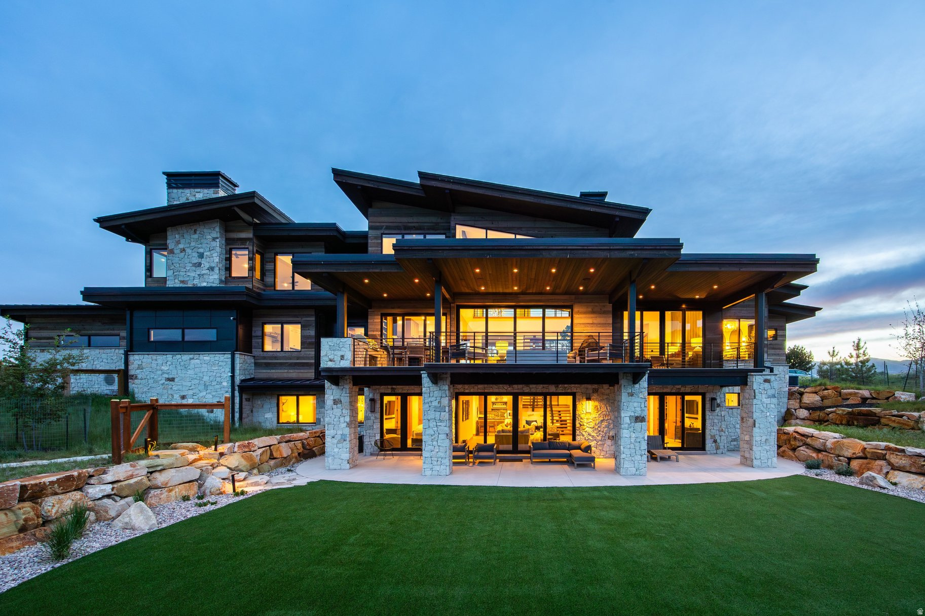RED LEDGES - Residential