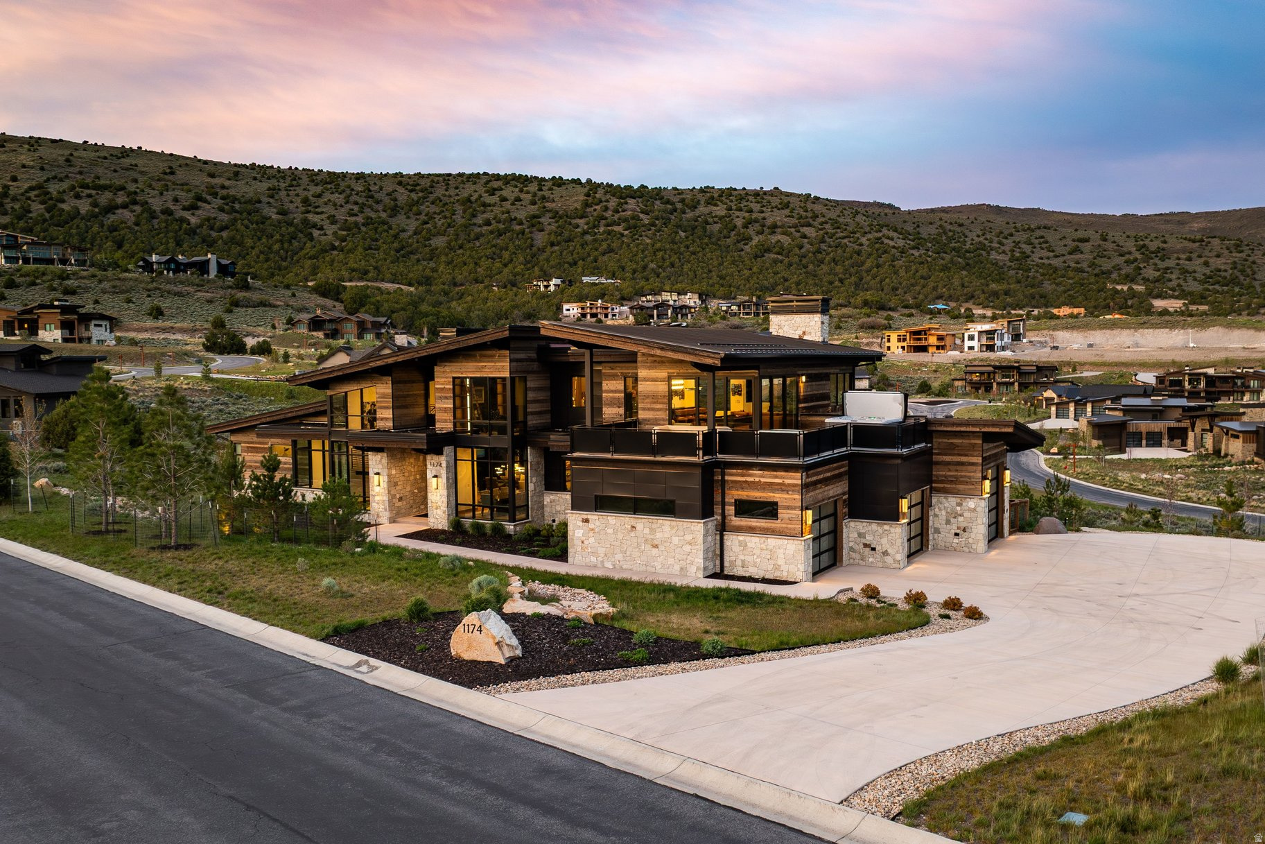 RED LEDGES - Residential