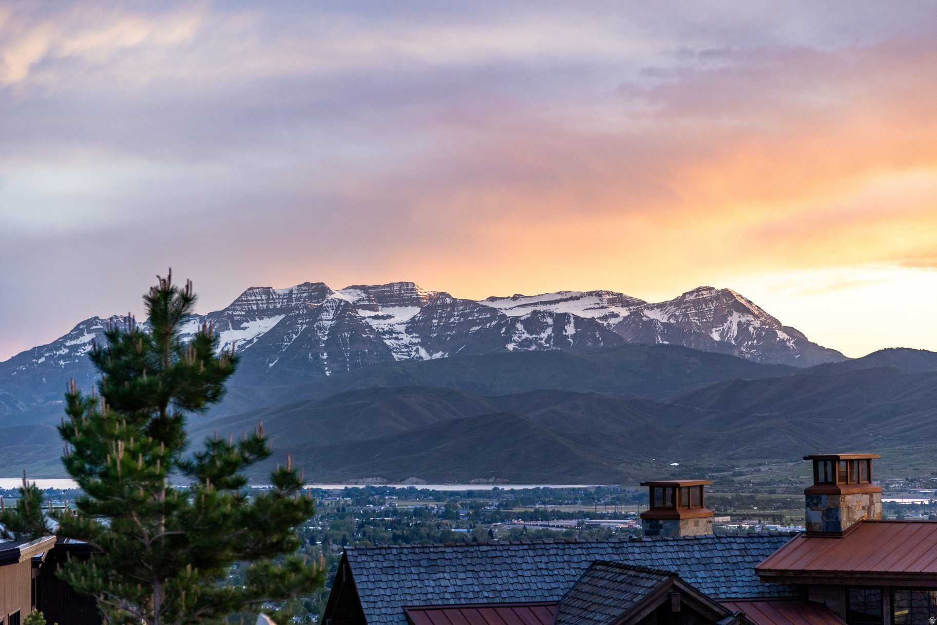 RED LEDGES - Residential