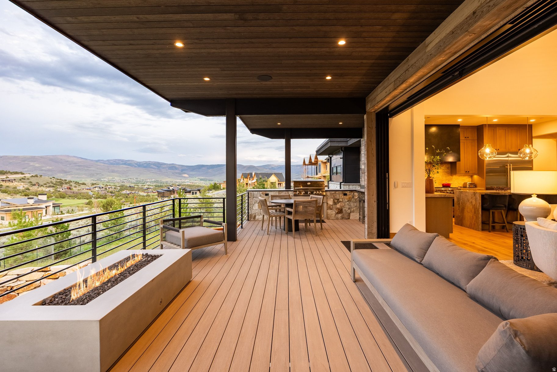 RED LEDGES - Residential