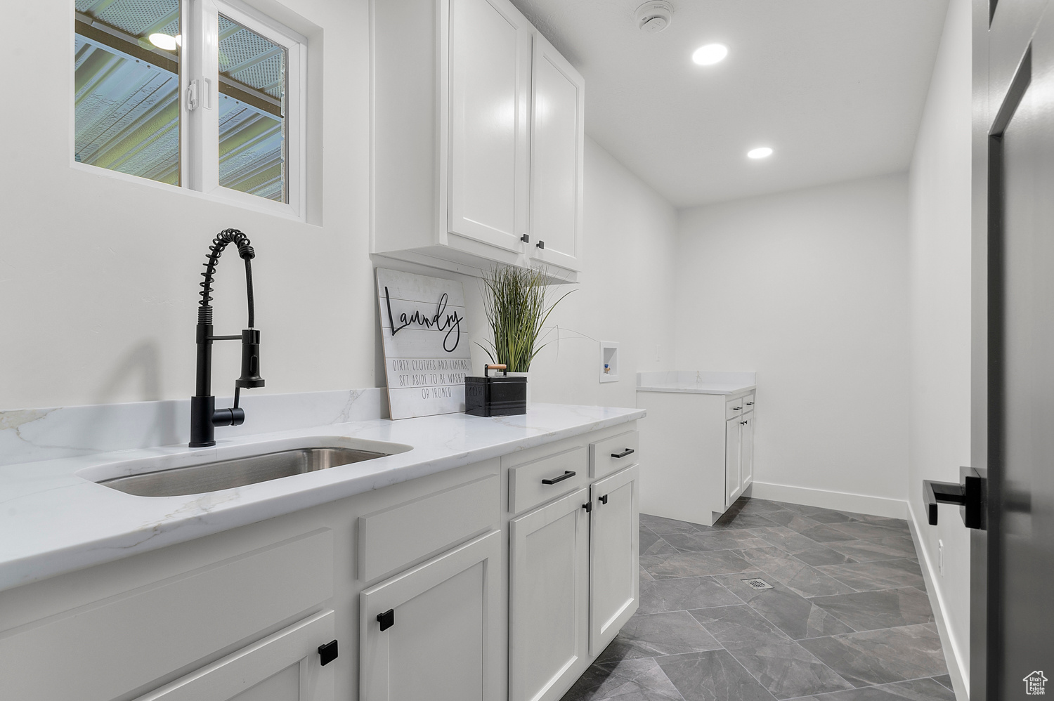 1386 W Diane Cir, Taylorsville, Utah image 12