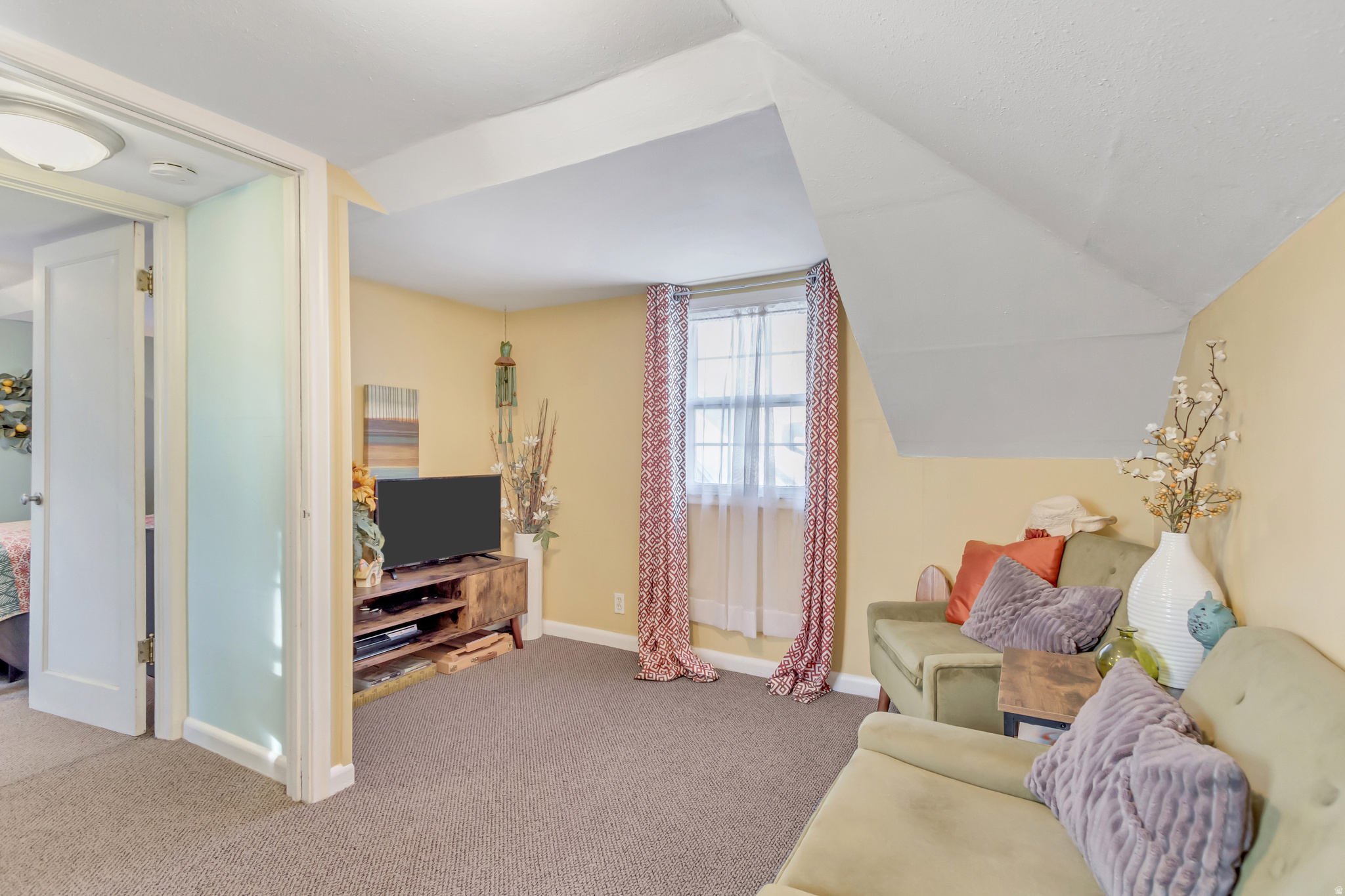 KNOB HILL - Residential