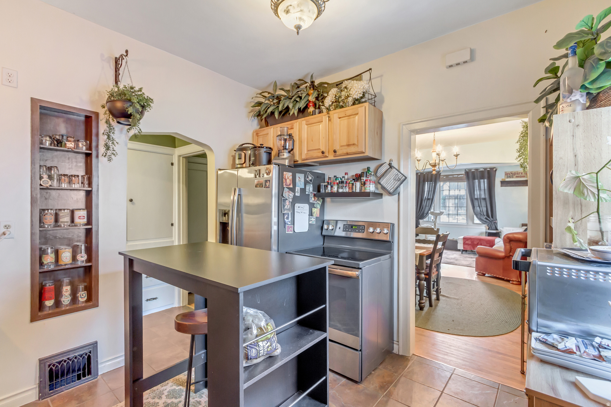 KNOB HILL - Residential