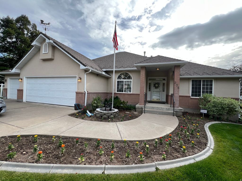 Photo of 235 BUCKINGHAM DR, Providence, UT 84332 (MLS # 2163905)