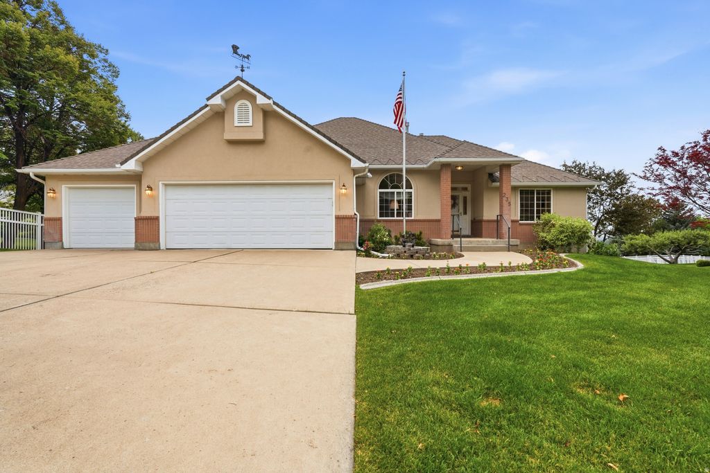 Photo of 235 BUCKINGHAM DR, Providence, UT 84332 (MLS # 2163905)
