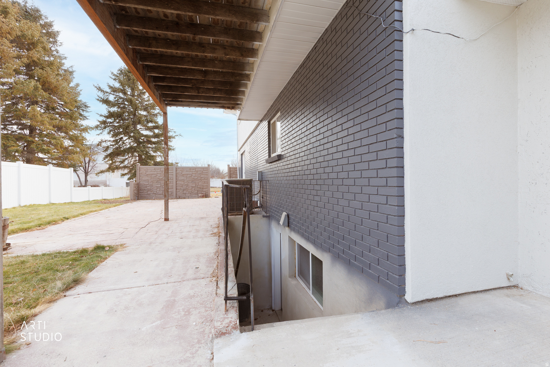 OLD HORSE FARM - Residential