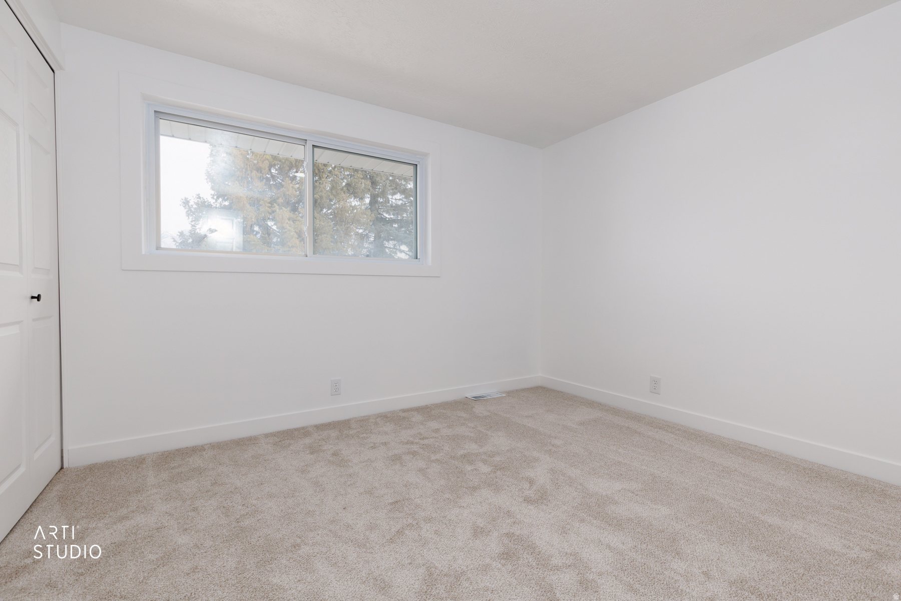 OLD HORSE FARM - Residential