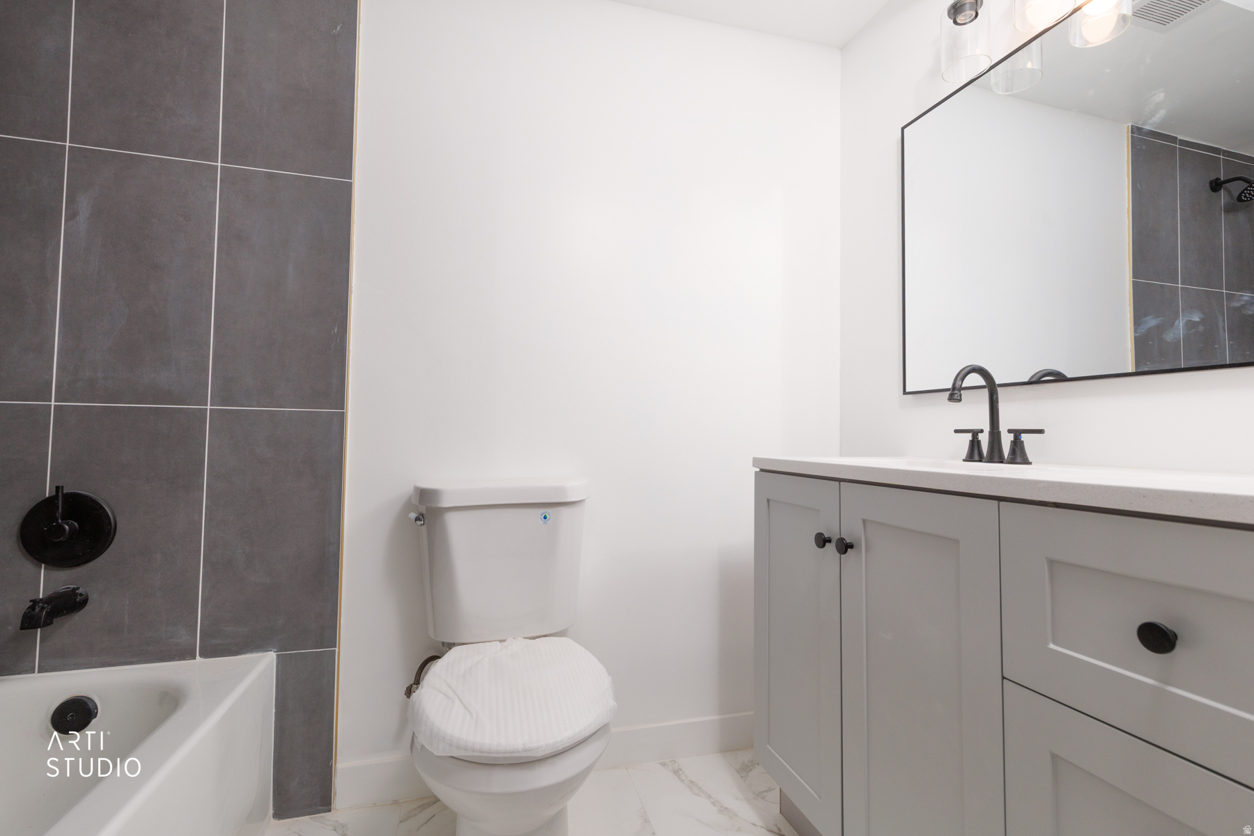 OLD HORSE FARM - Residential