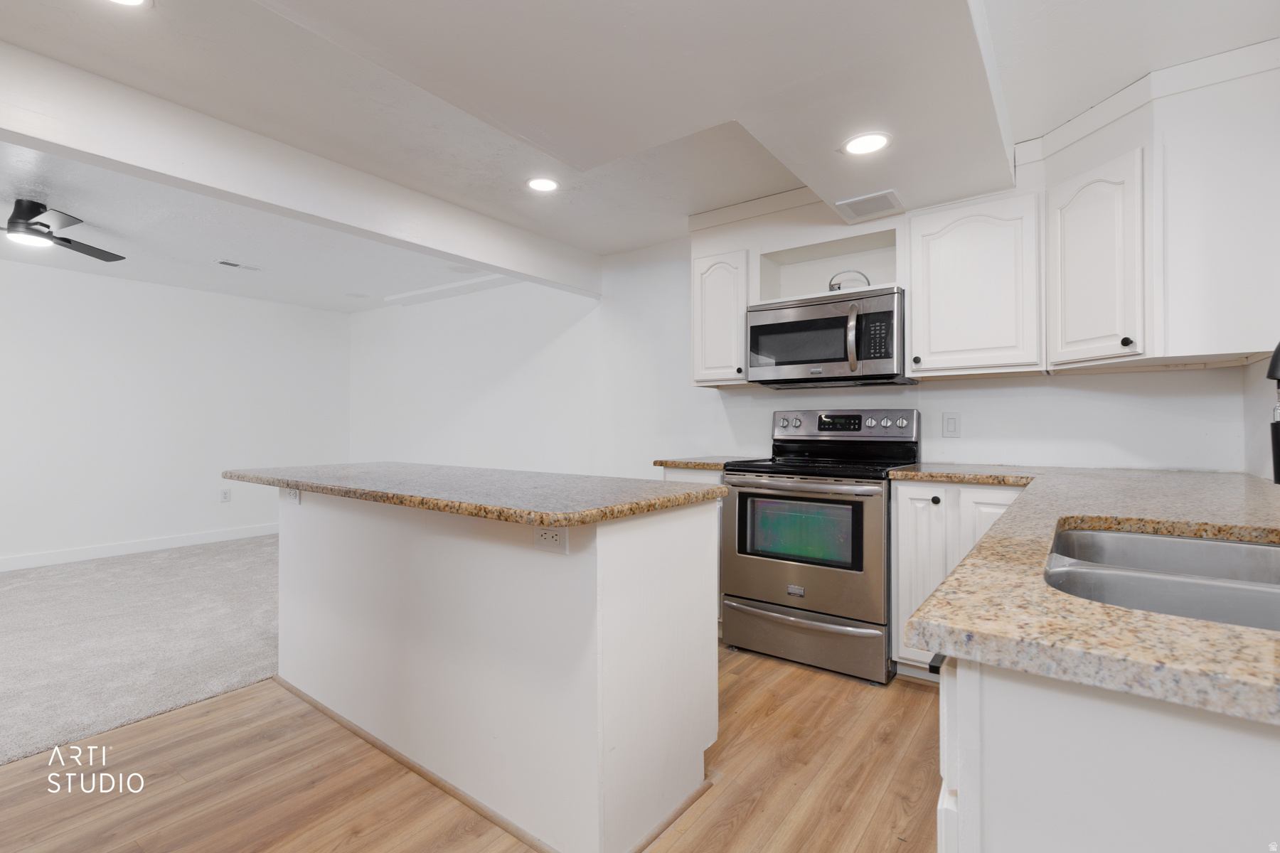 OLD HORSE FARM - Residential