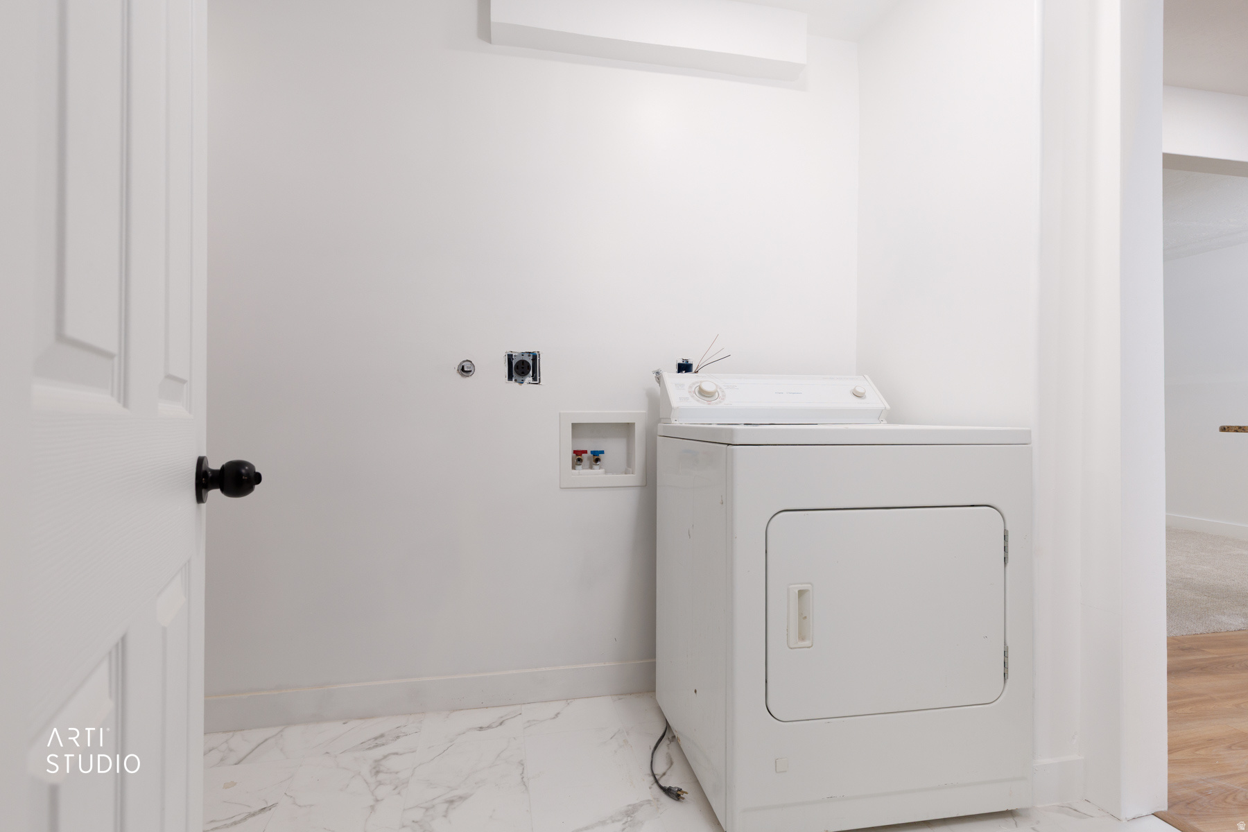 OLD HORSE FARM - Residential