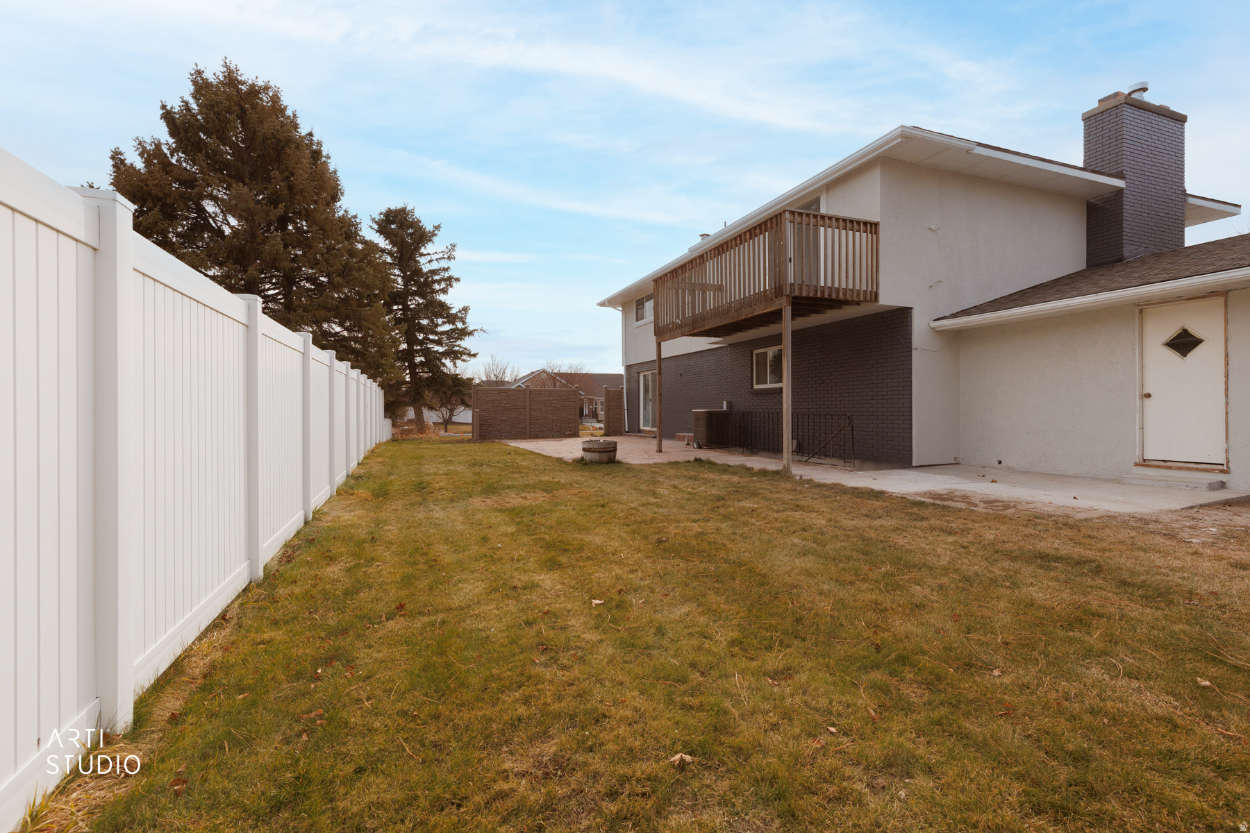 OLD HORSE FARM - Residential