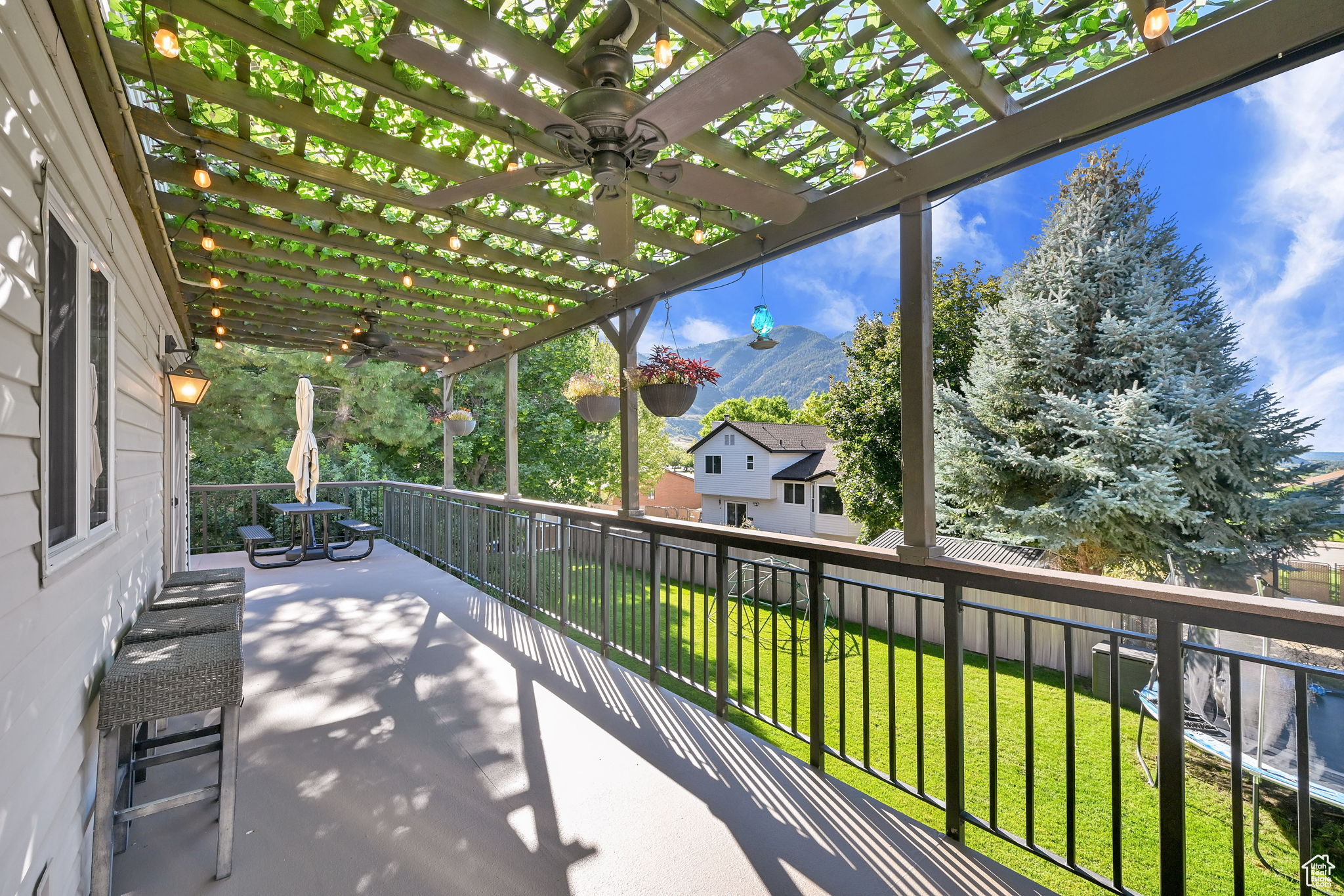 CAMARREN COVE ESTATES - Residential