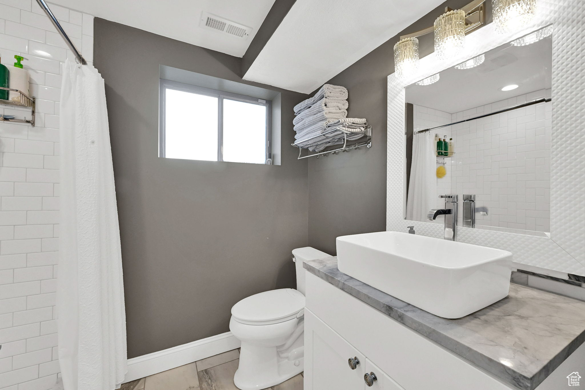 CAMARREN COVE ESTATES - Residential