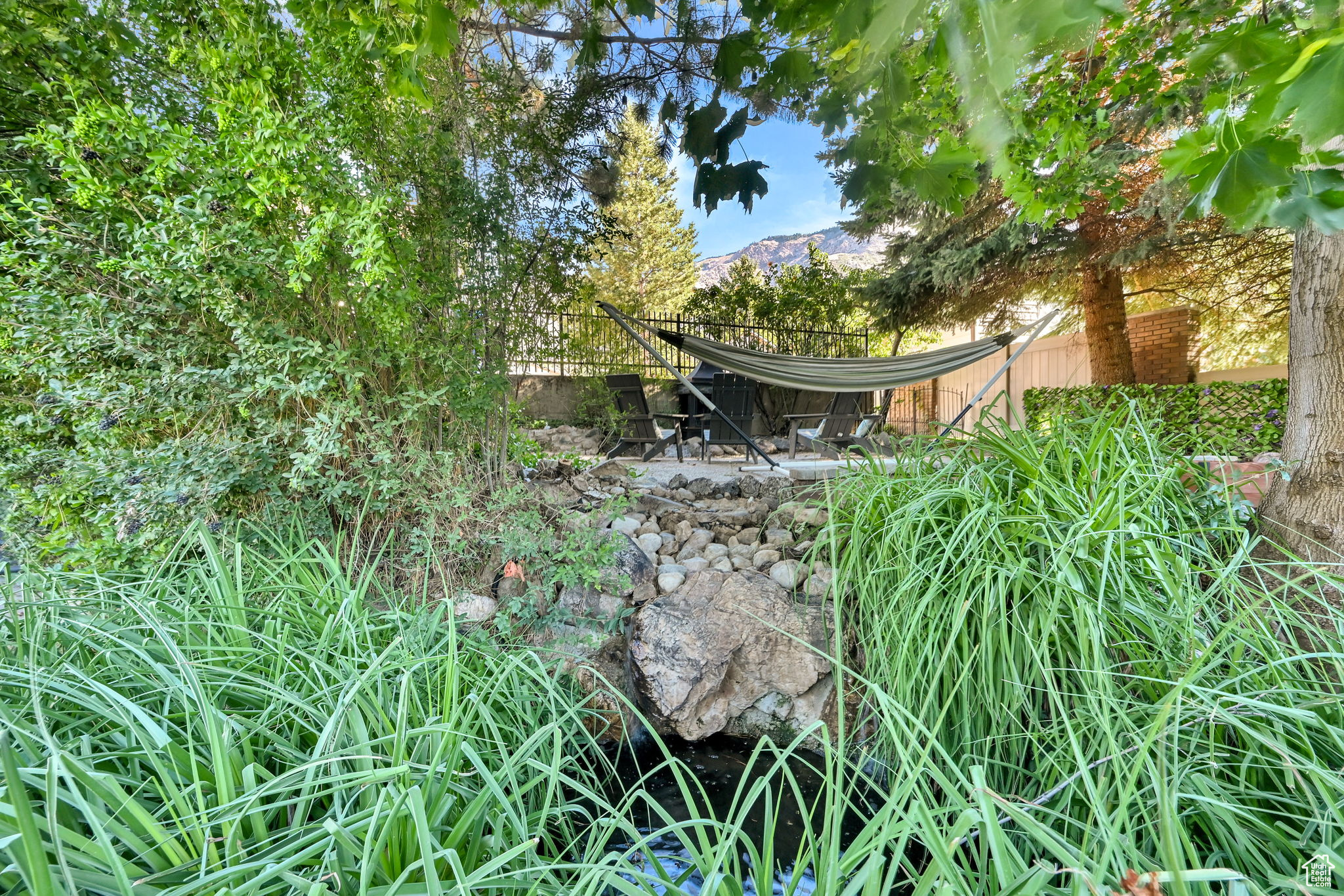 CAMARREN COVE ESTATES - Residential