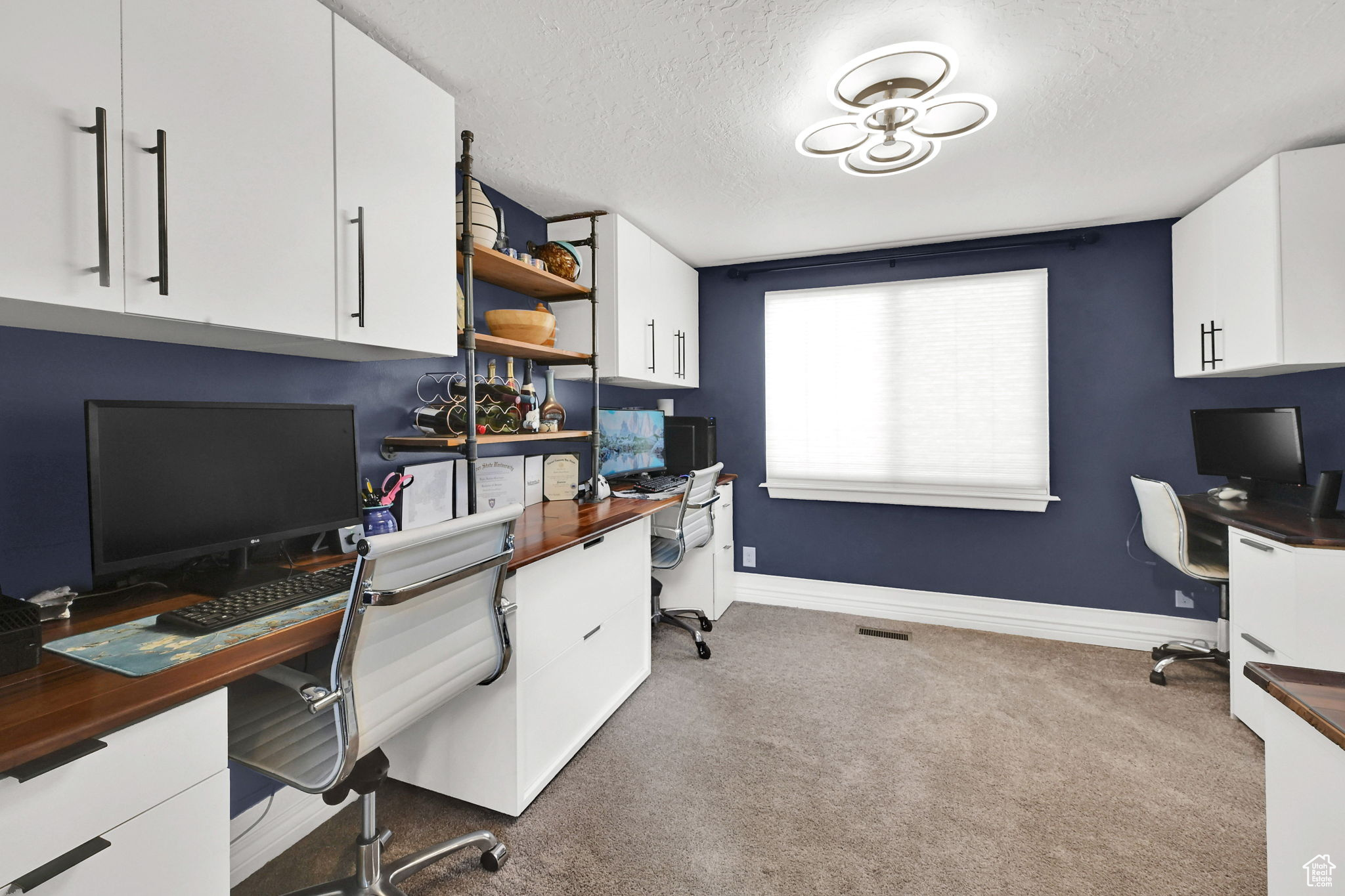 CAMARREN COVE ESTATES - Residential