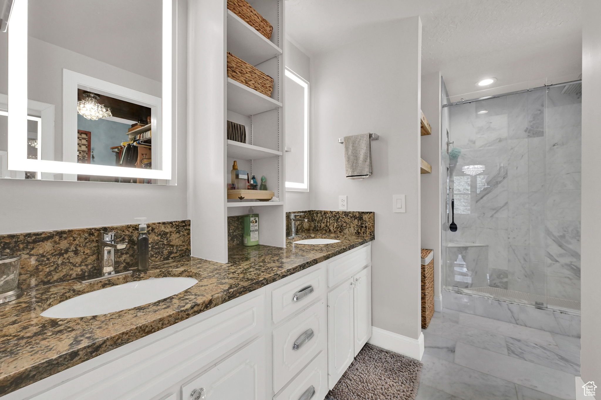 CAMARREN COVE ESTATES - Residential