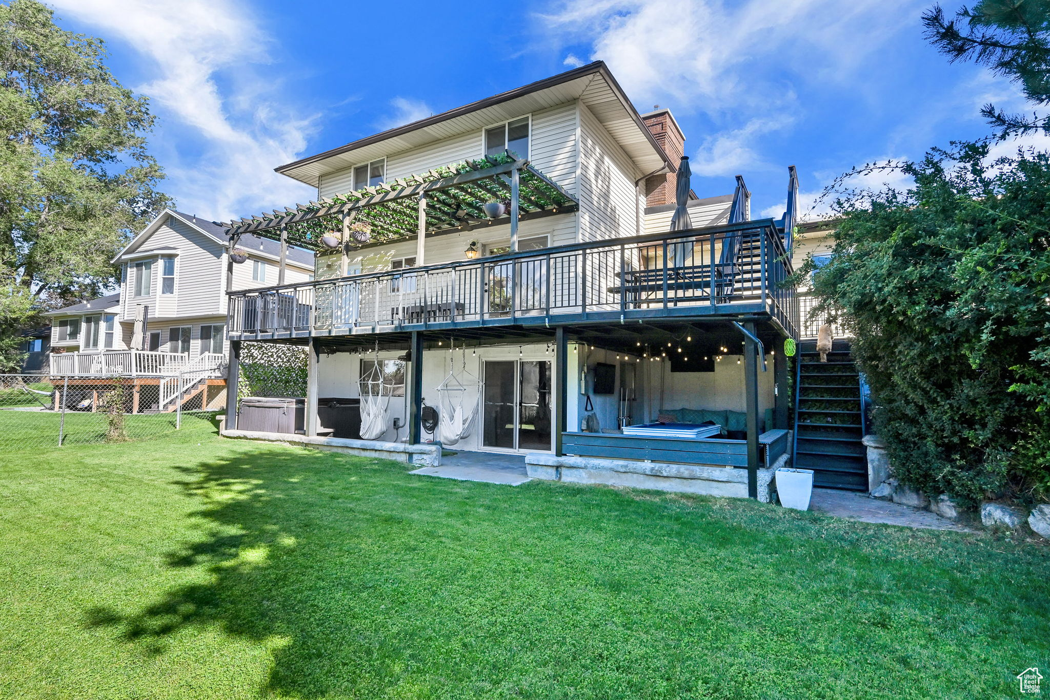 CAMARREN COVE ESTATES - Residential