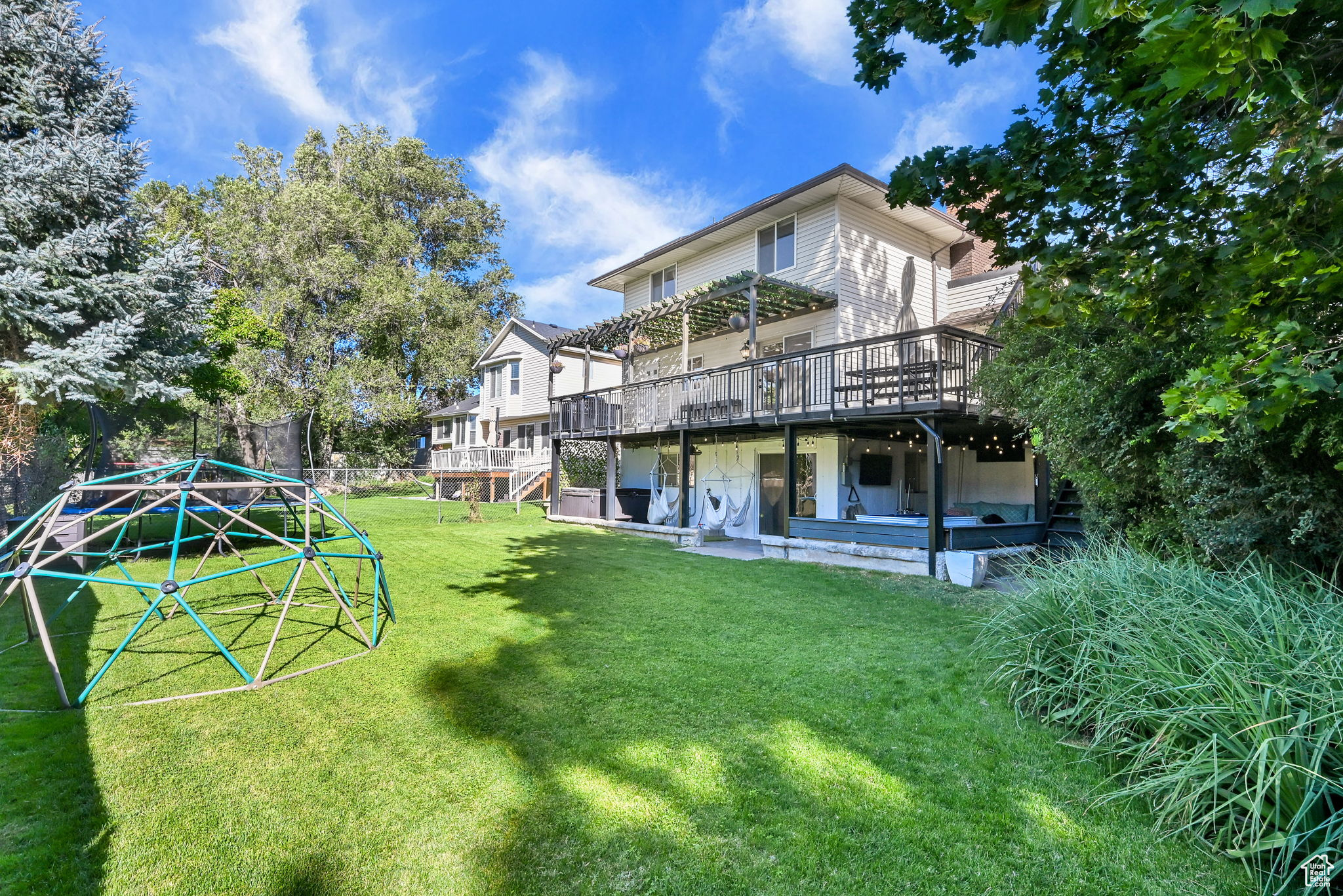 CAMARREN COVE ESTATES - Residential