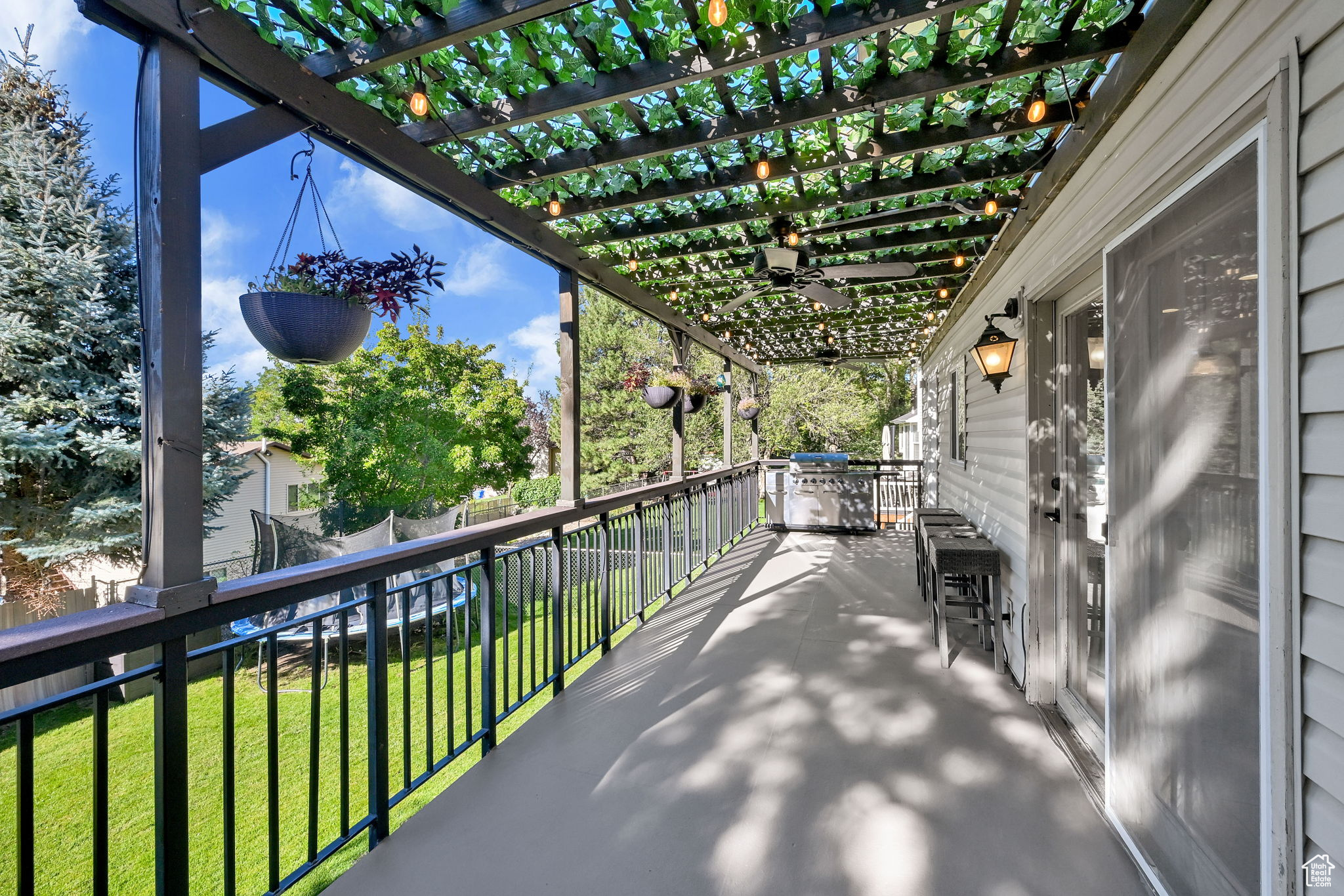 CAMARREN COVE ESTATES - Residential
