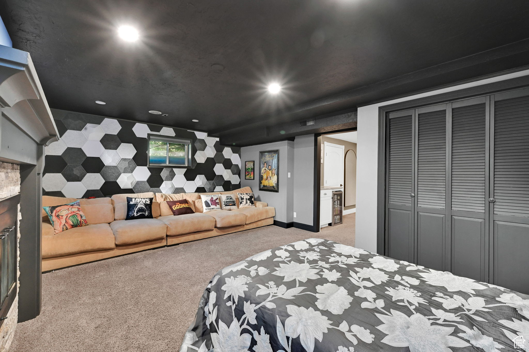CAMARREN COVE ESTATES - Residential