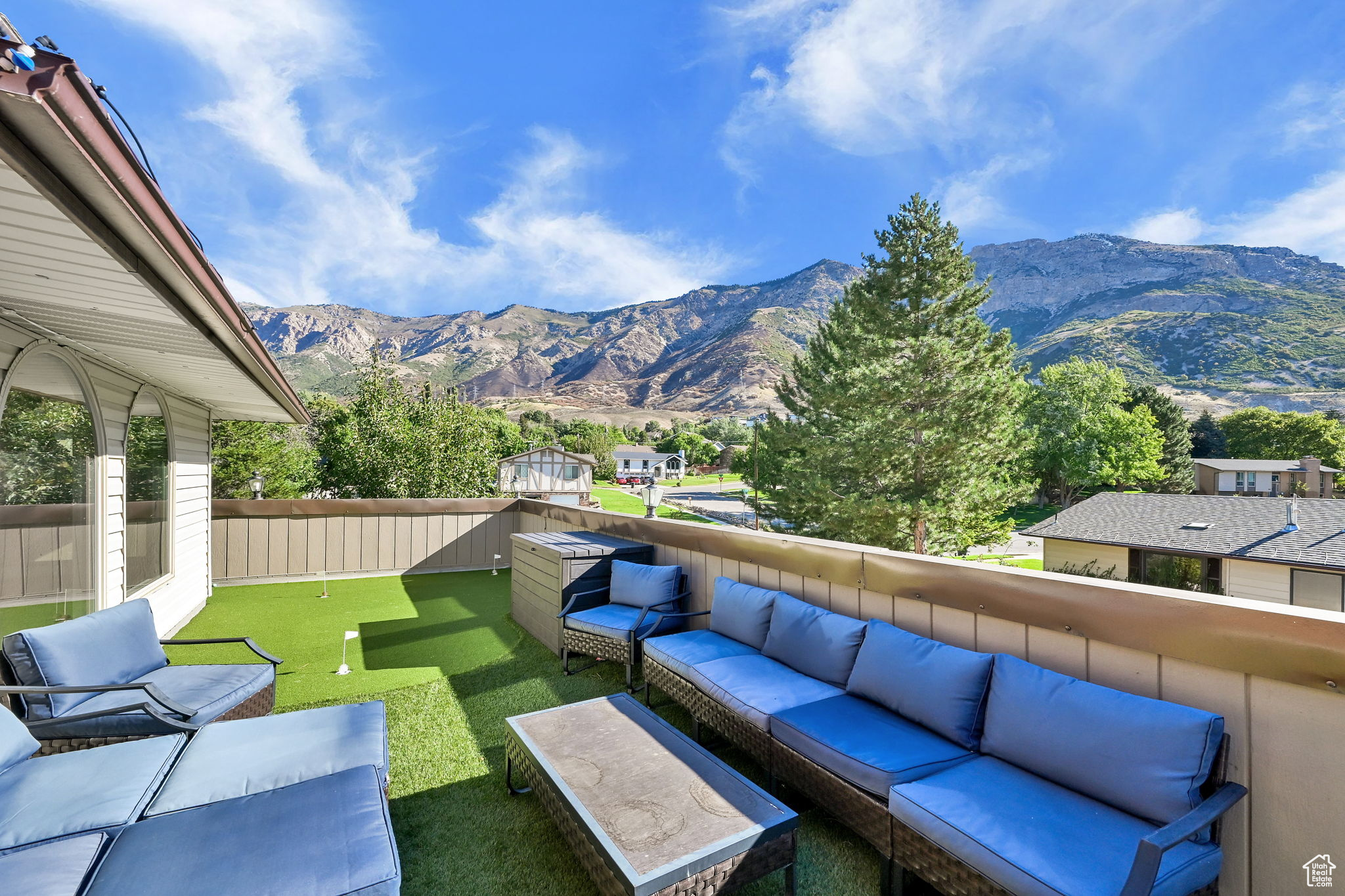 CAMARREN COVE ESTATES - Residential