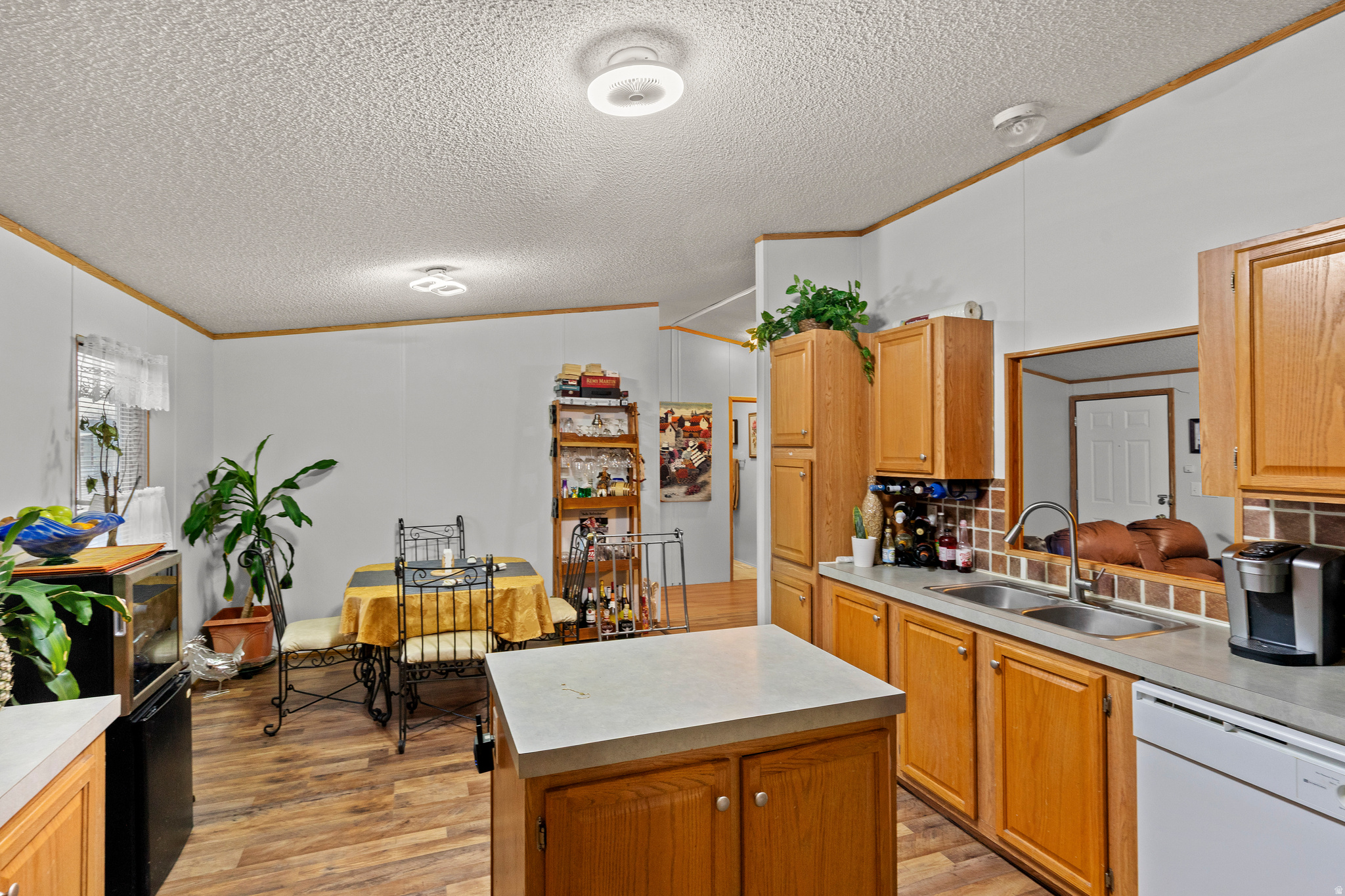 WESTERN ESTATES - Residential