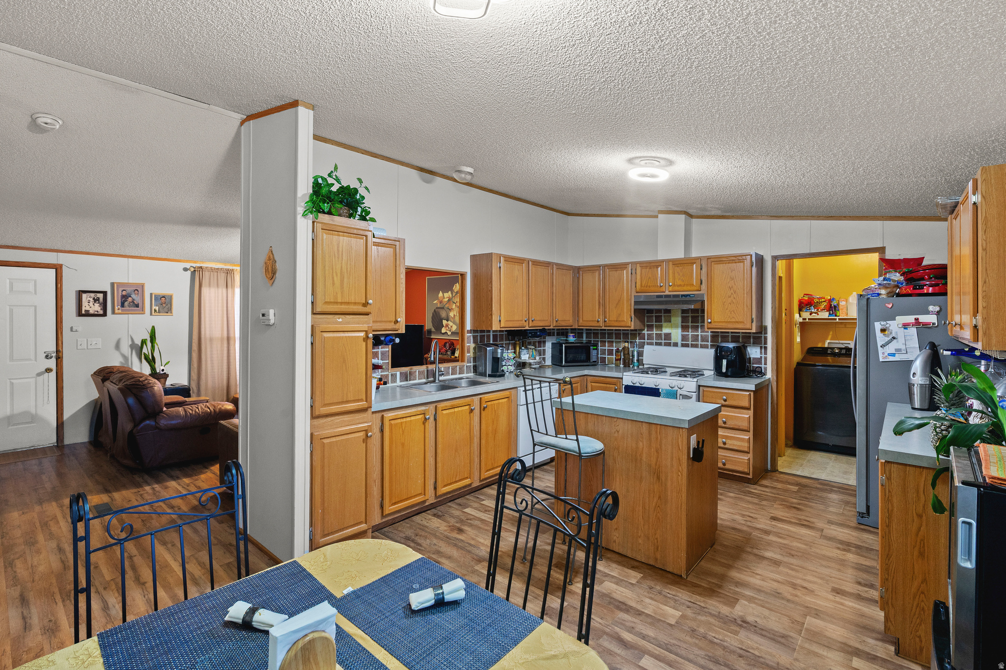 WESTERN ESTATES - Residential