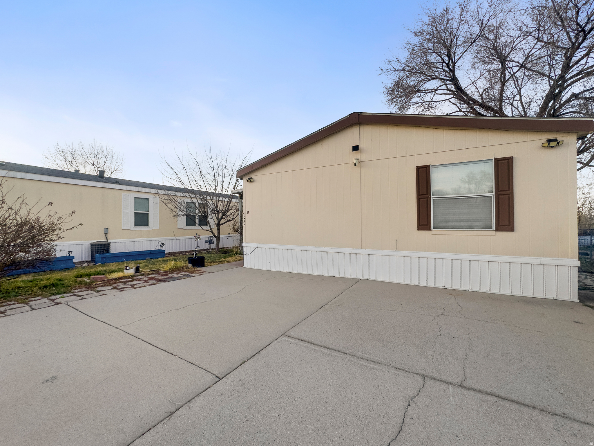 WESTERN ESTATES - Residential