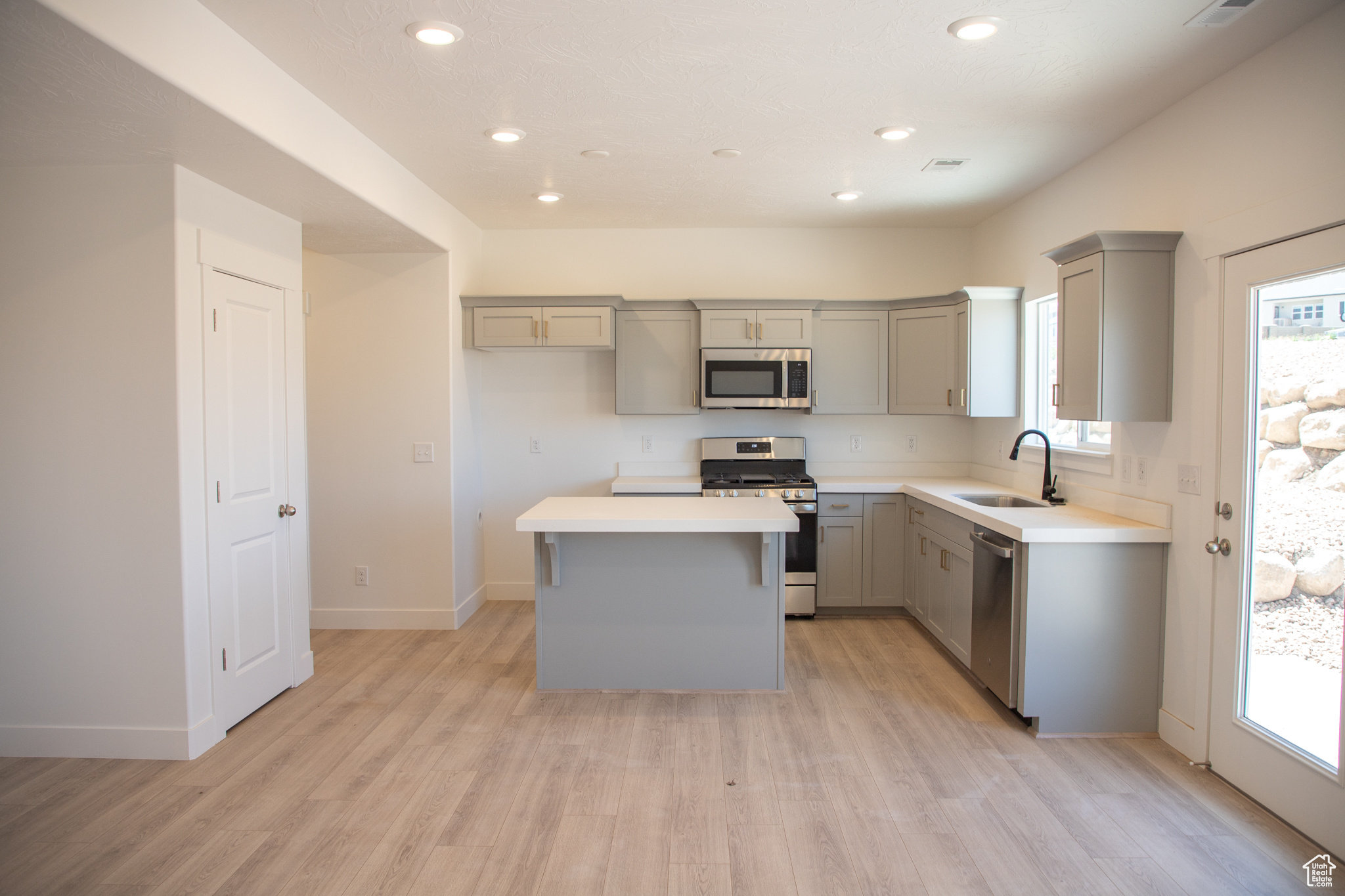 MEADOW CREEK RIDGE - Residential