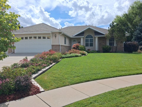 Tiny photo for 885 E 1525 N, North Ogden, UT 84404 (MLS # 2186414)