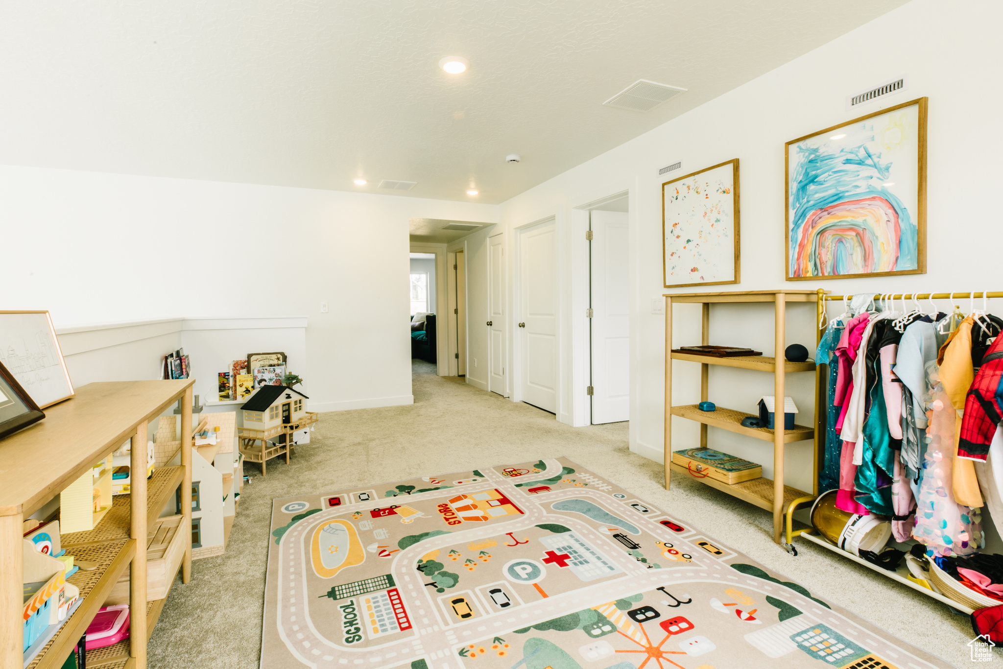 MAPLETON HEIGHTS - Residential